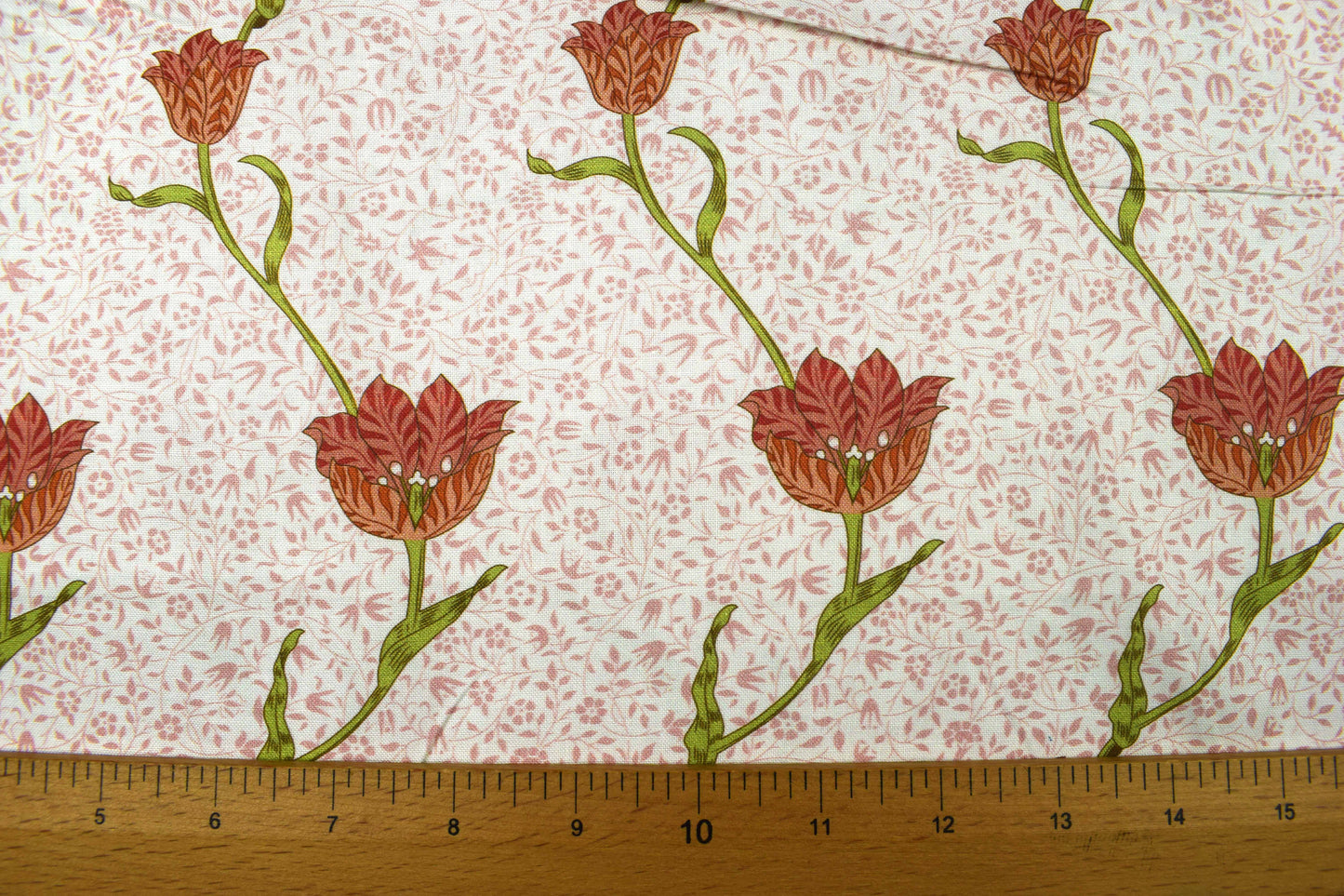 William Morris Garden Tulip, Sweet Symphony, organic Quilting fabric, cotton fabric - Price by the Half Metre - The Quilt Sanctuary