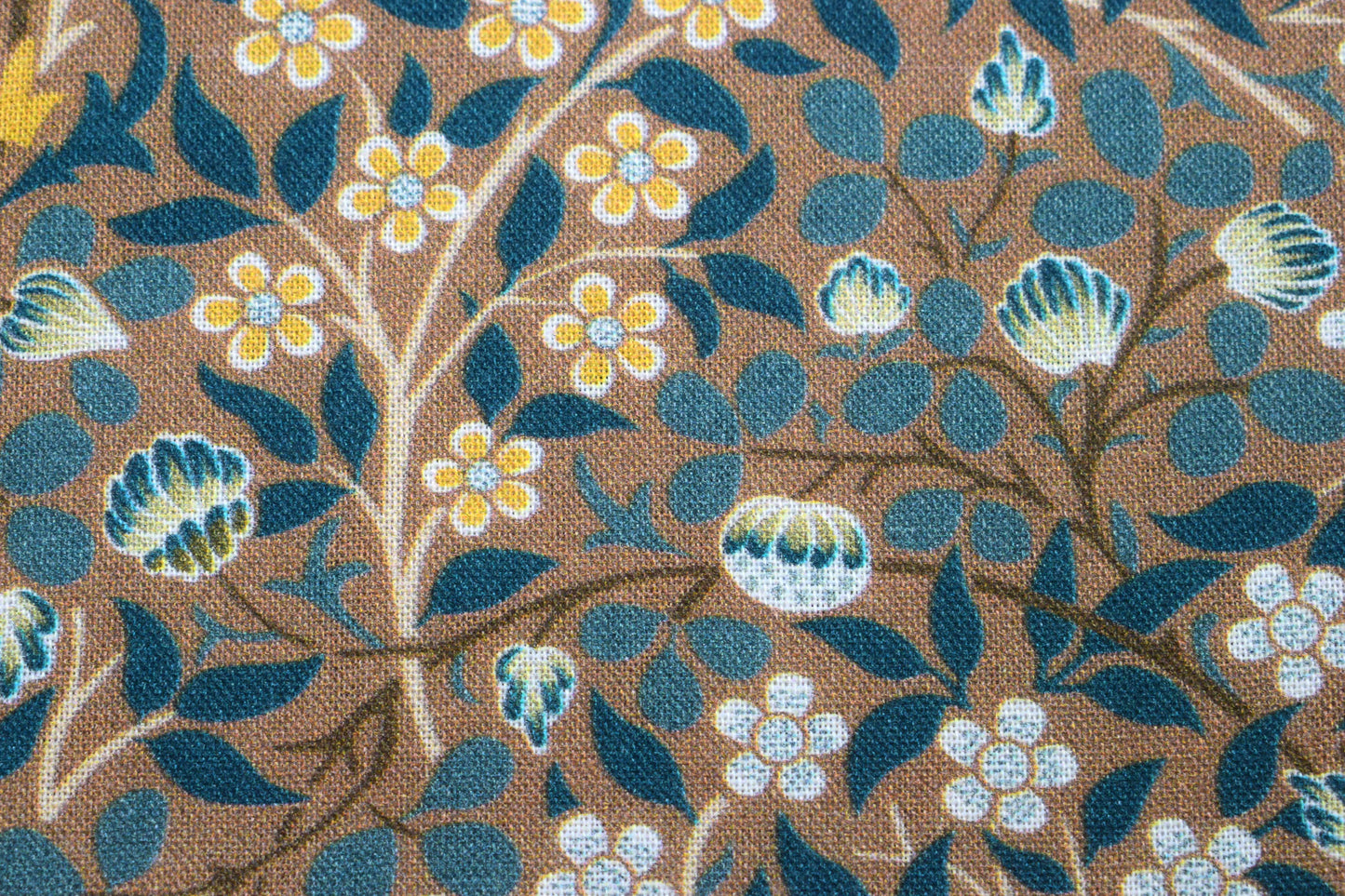 William Morris Clover Mural fabric, Cotton Quilting fabric, Kelmscott Garden - Price by the Half Metre
