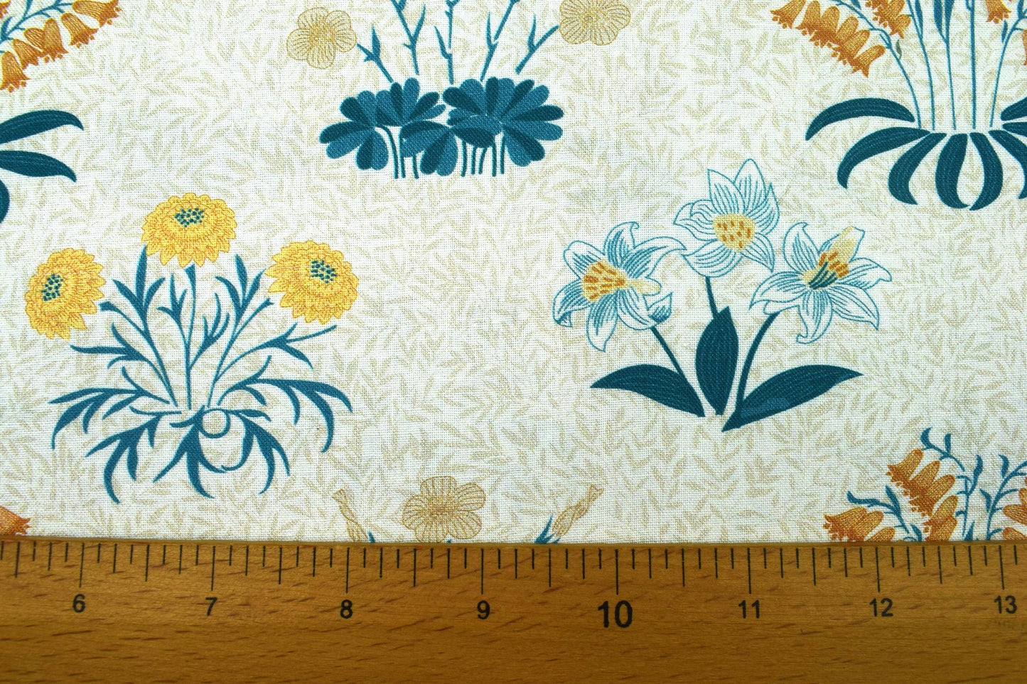 William Morris Lily fabric, Cotton Quilting fabric, Kelmscott Garden - Price by the Half Metre