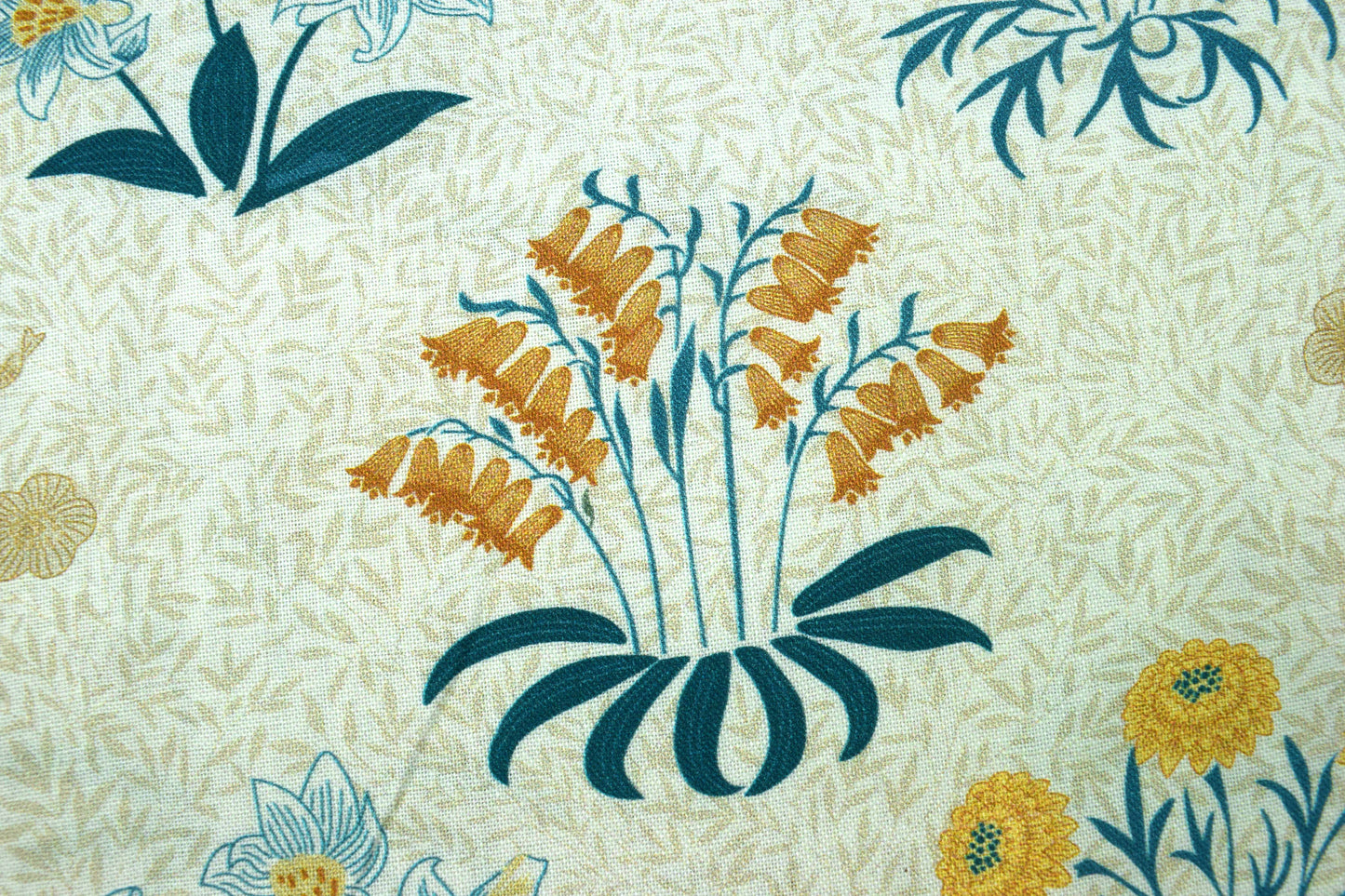 William Morris Lily fabric, Cotton Quilting fabric, Kelmscott Garden - Price by the Half Metre