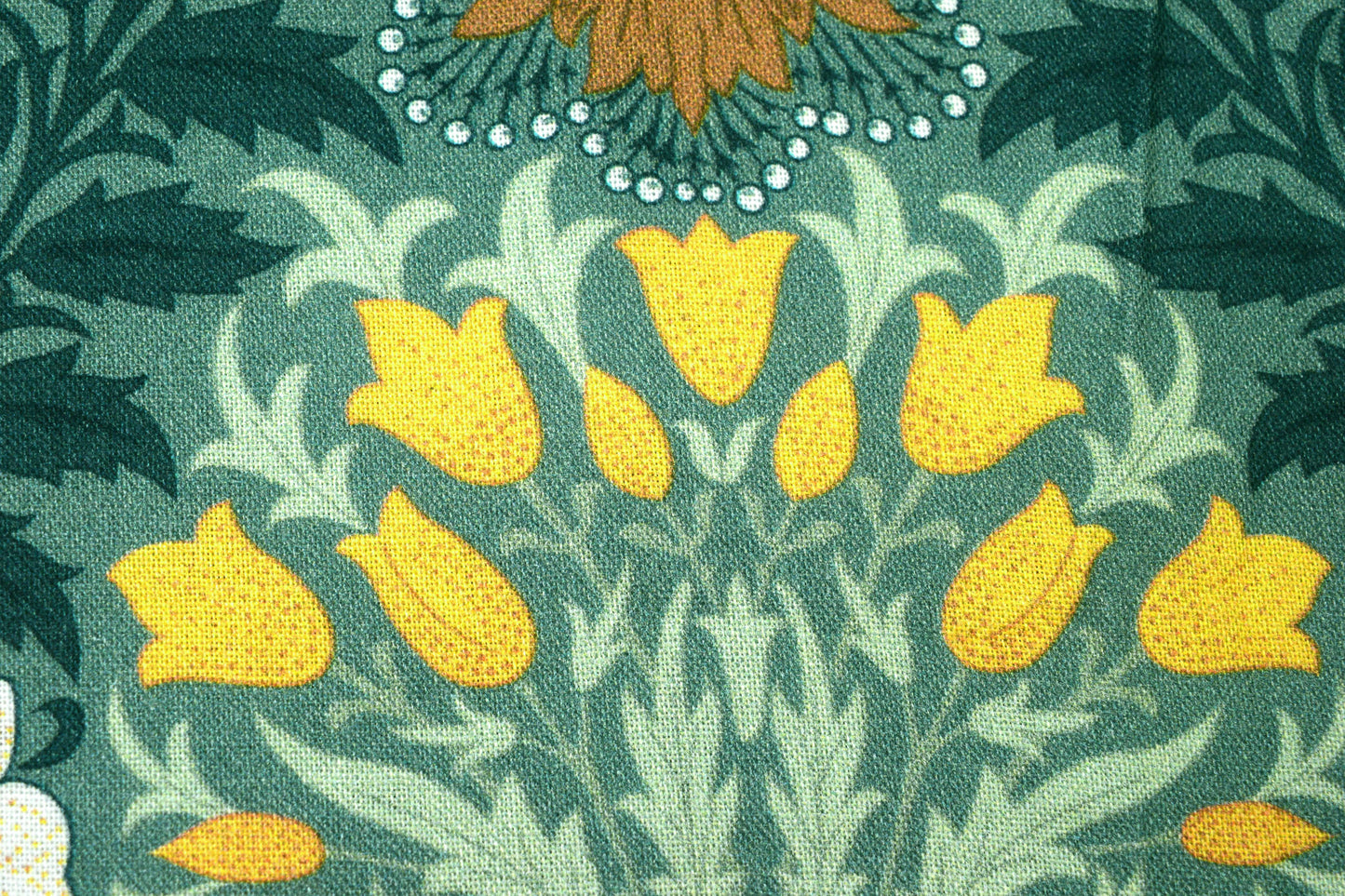 William Morris Garden fabric, Cotton Quilting fabric, Kelmscott Garden - Price by the Half Metre - The Quilt Sanctuary