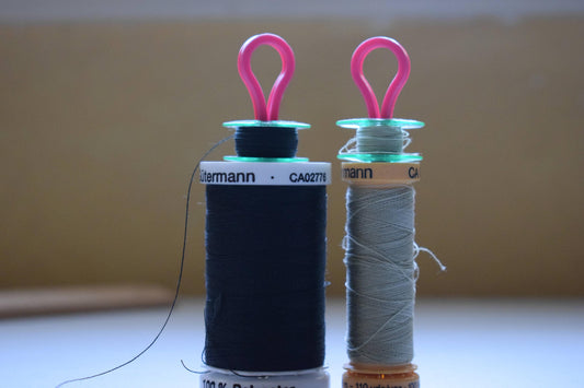 Bobbin Buddies, bobbin clips, bobbin holders, bobbin keeper, bobbin organiser, thread clip, bobbins - price per 10 clips The Quilt Sanctuary