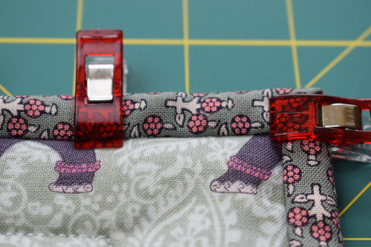 wonder clips, Clover wonderclips, fabric holders, fabric clips, quilt binding, sewing clip, craft clip, quilting gift, 50 piece, notions The Quilt Sanctuary