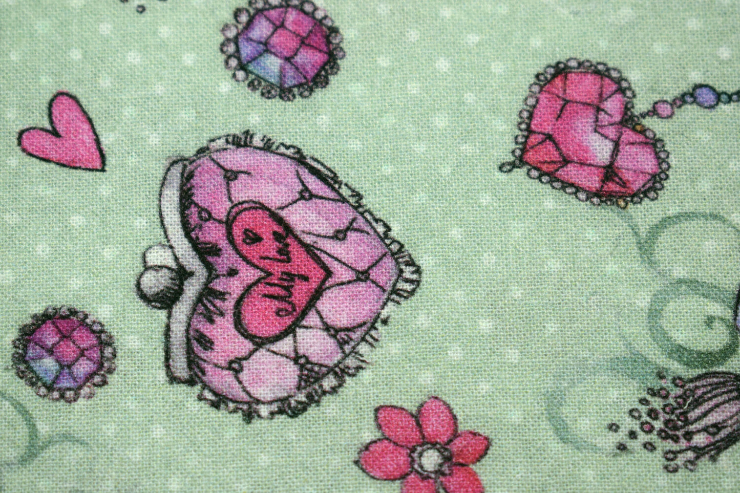 Valentine Fat Quarter bundle, quilting fabric bundle, heart fabric, quilting fabric, cotton fabric, handbag fabric, valentines day The Quilt Sanctuary