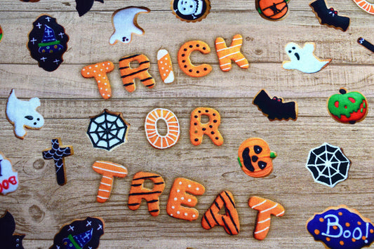 trick or treat fabric, Halloween fabric, spooky fabric, quilting fabric, cotton fabric, Price by the Half Metre The Quilt Sanctuary
