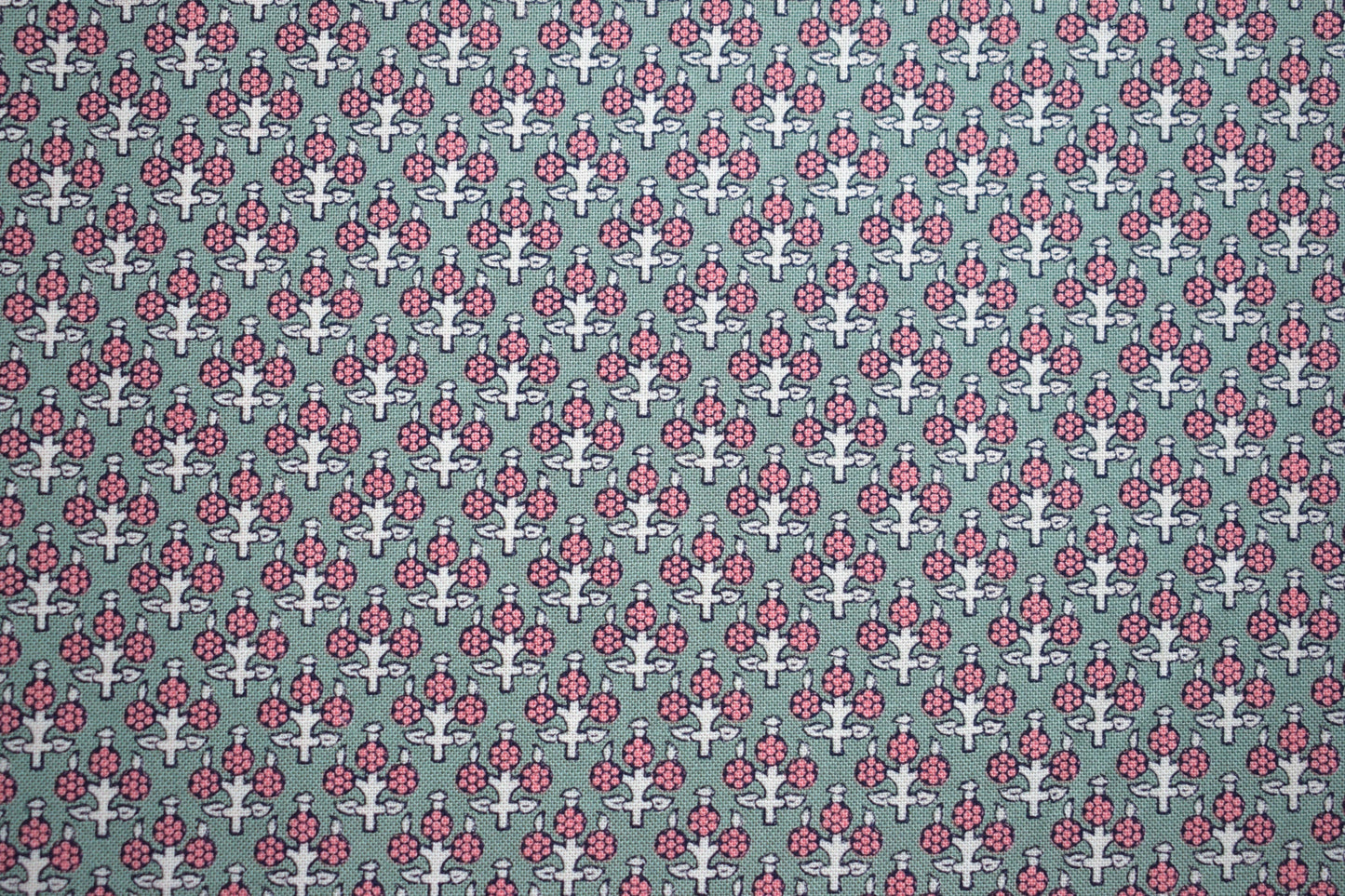 scottish fabric, thistle fabric, Green heraldic fabric ,quilting fabric, cotton fabric, Price by the Half Metre The Quilt Sanctuary