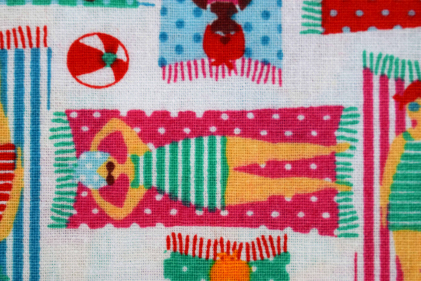 Sunbathing fabric , Quilting fabric, cotton fabric, summer holidays - Price by the Half Metre The Quilt Sanctuary