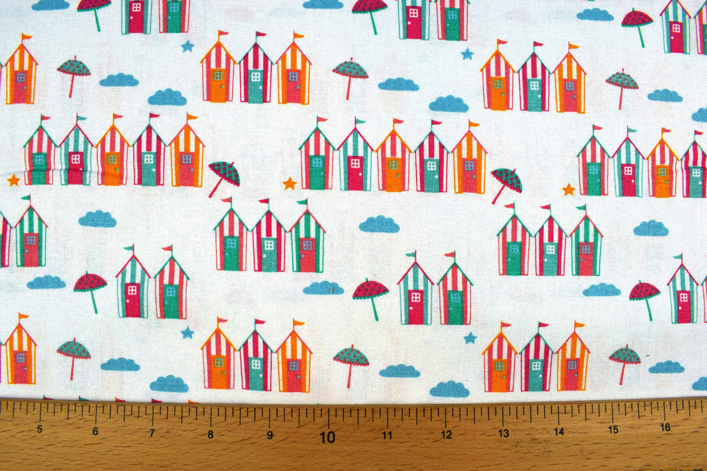 beach hut fabric, Quilting fabric, cotton fabric, summer holidays - Price by the Half Metre The Quilt Sanctuary