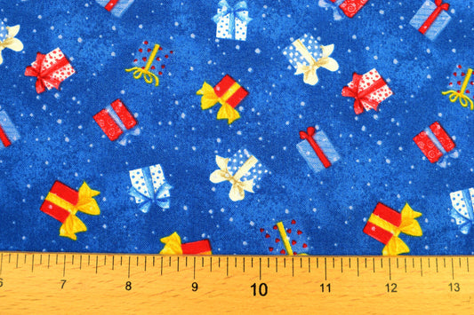 Christmas present fabric, cotton quilting fabric, snow what fun - Price by the Half Metre The Quilt Sanctuary