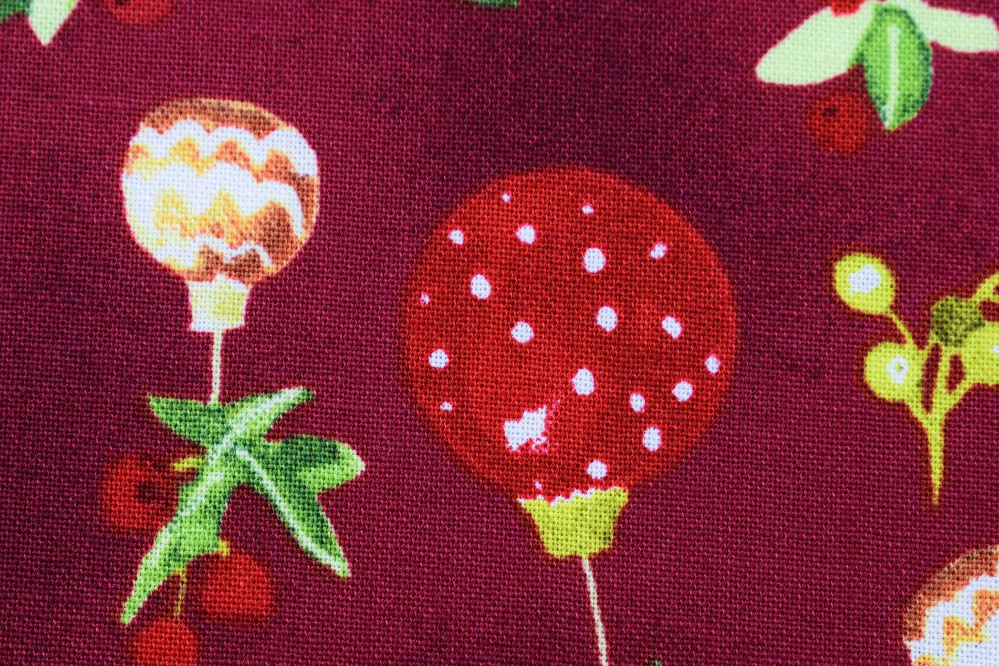 Red Christmas Bauble fabric, Christmas fabric, quilting fabric, O Christmas Tree - Price by the Half Metre The Quilt Sanctuary