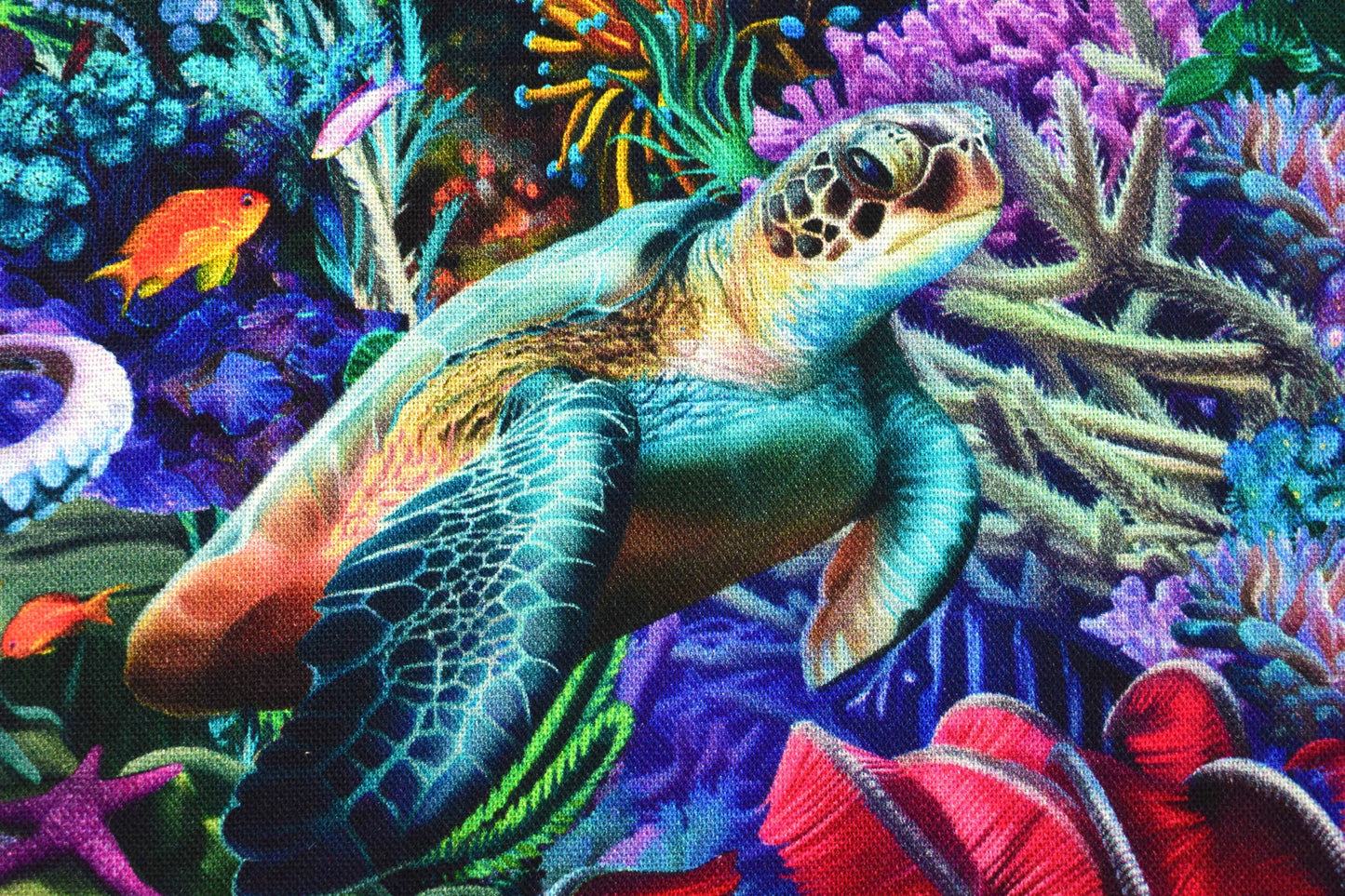 Tropical fish Fabric, Quilting fabric, cotton fabric, quilting treasures, treasures at Sea - Price by the Half Metre The Quilt Sanctuary