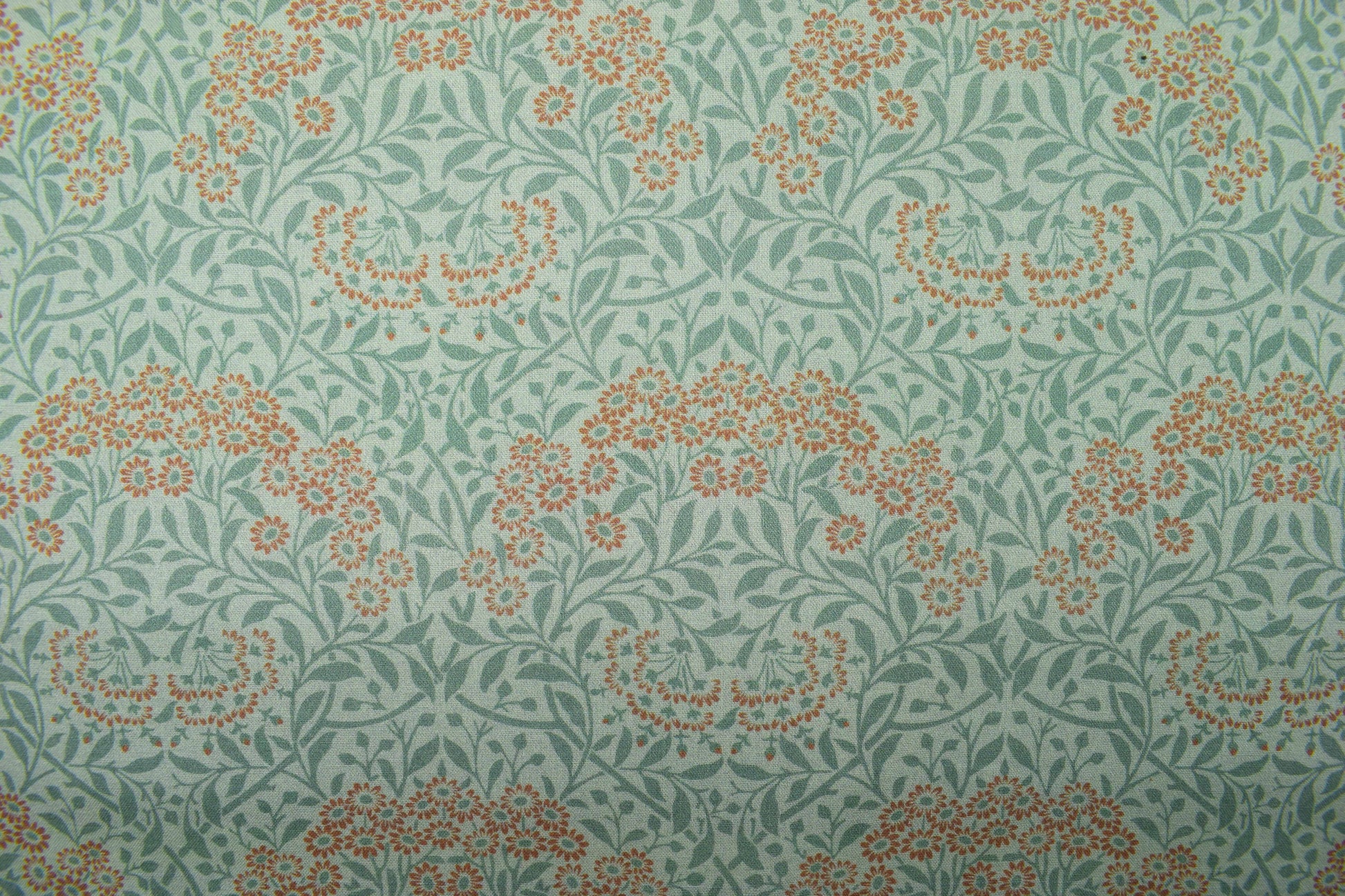 William Morris Michaelmas Daisy Fabric, Kelmscott Garden Cotton Quilting -  Price by the Half Metre - The Quilt Sanctuary