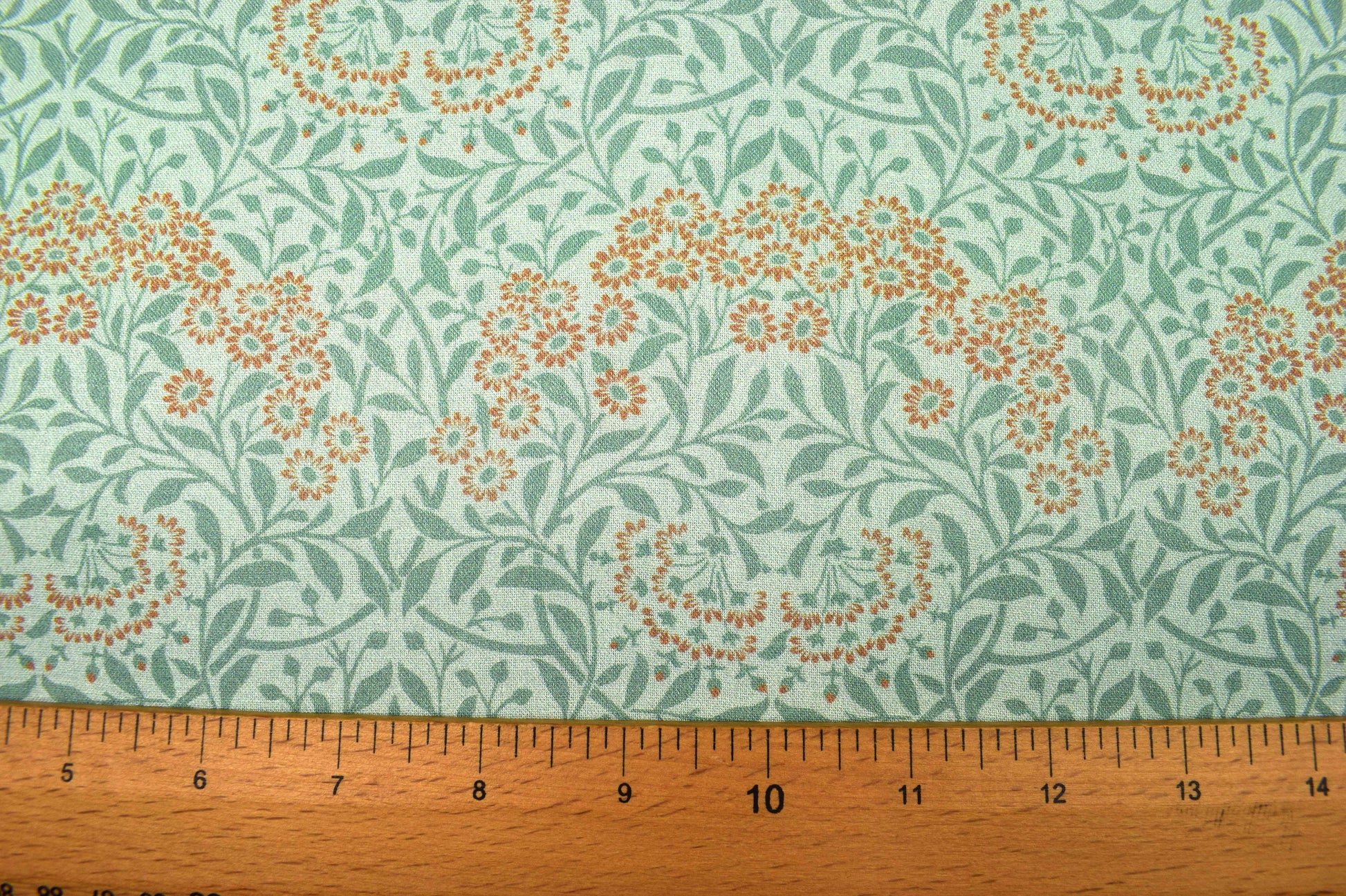 William Morris Michaelmas Daisy Fabric, Kelmscott Garden Cotton Quilting -  Price by the Half Metre - The Quilt Sanctuary