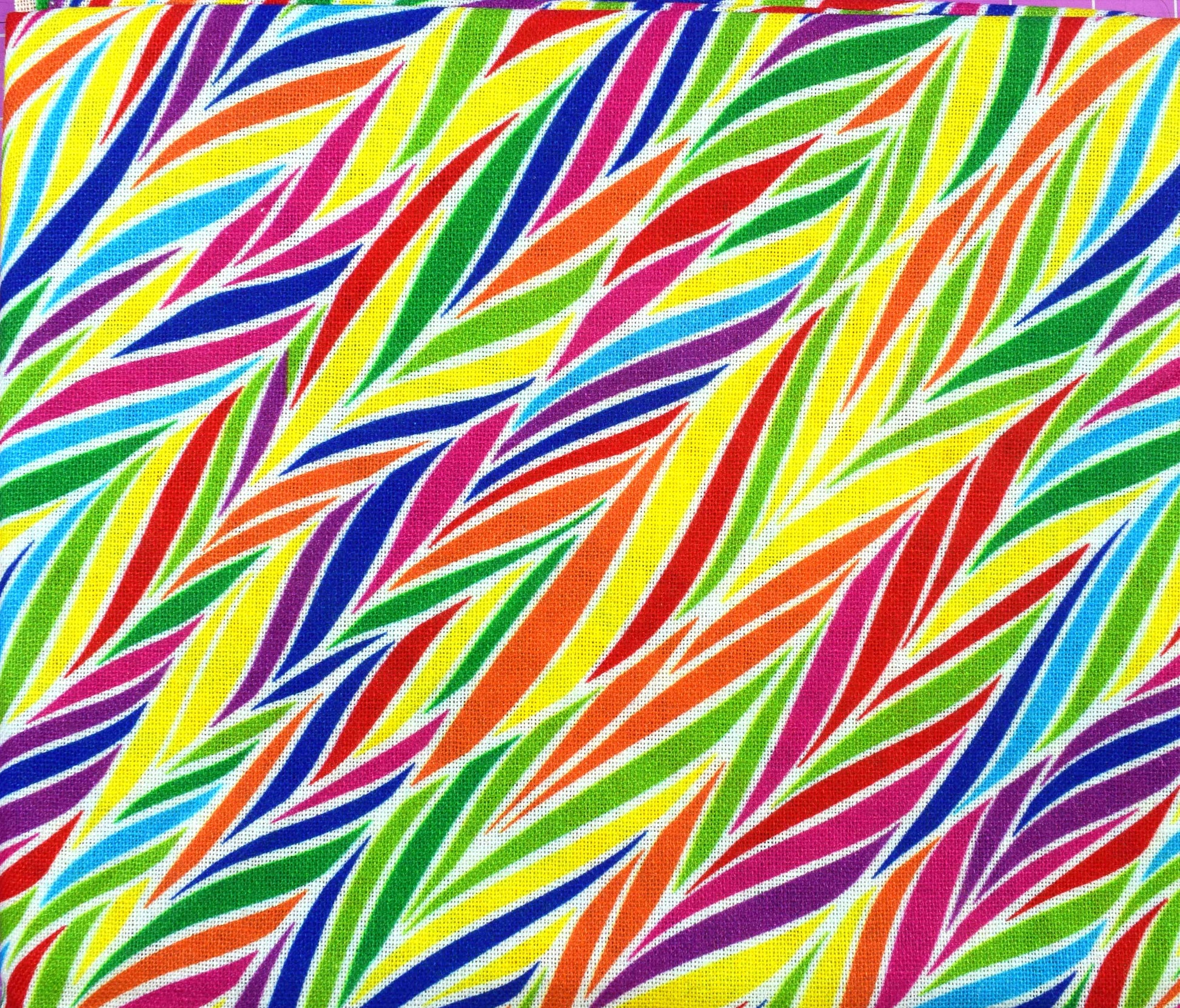 Rainbow Psychedelic Fat Quarter Bundle - 5pc Abstract Geometric Cotton Fabric Set - The Quilt Sanctuary