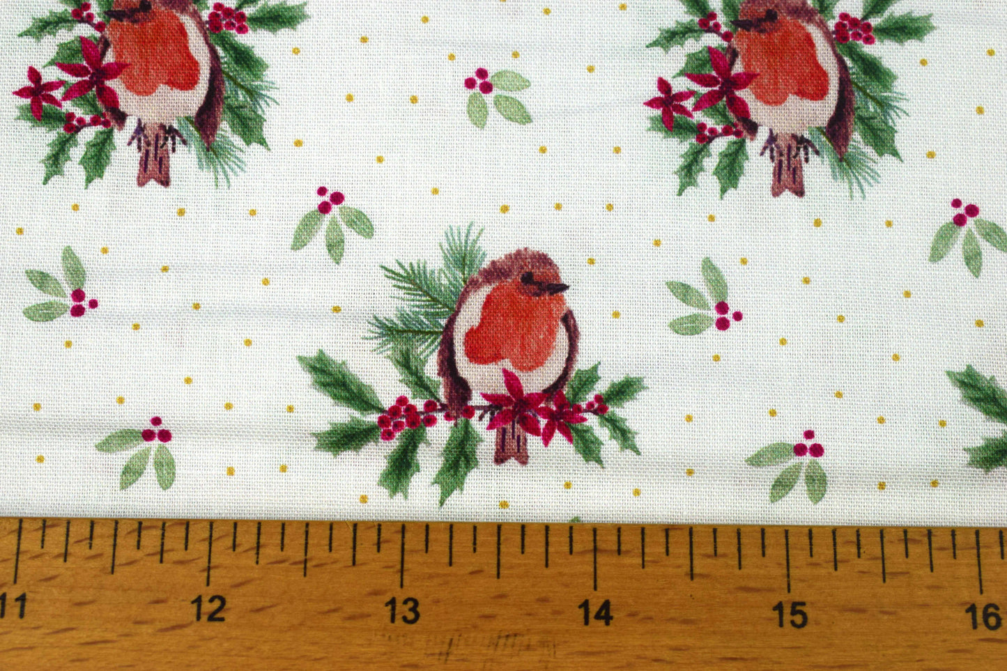 Christmas Robin fabric, Holiday quilting fabric -  Price by the Half Metre