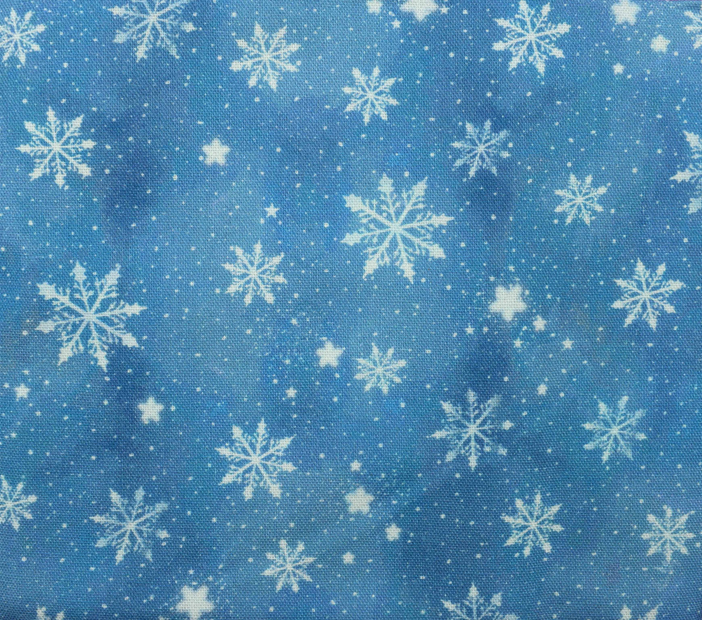 Christmas Polar Bear Cotton Fat Quarter Bundle – Winter Quilting Fabrics