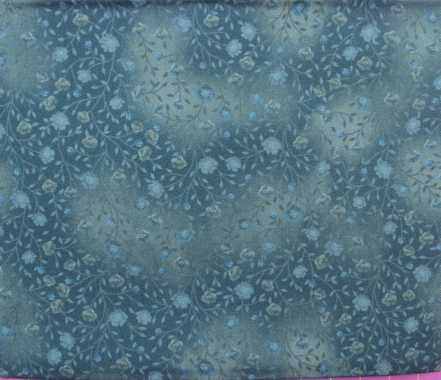 Blue Floral Fat Quarter Bundle – Quilting Cotton Prints in Coordinated Blues