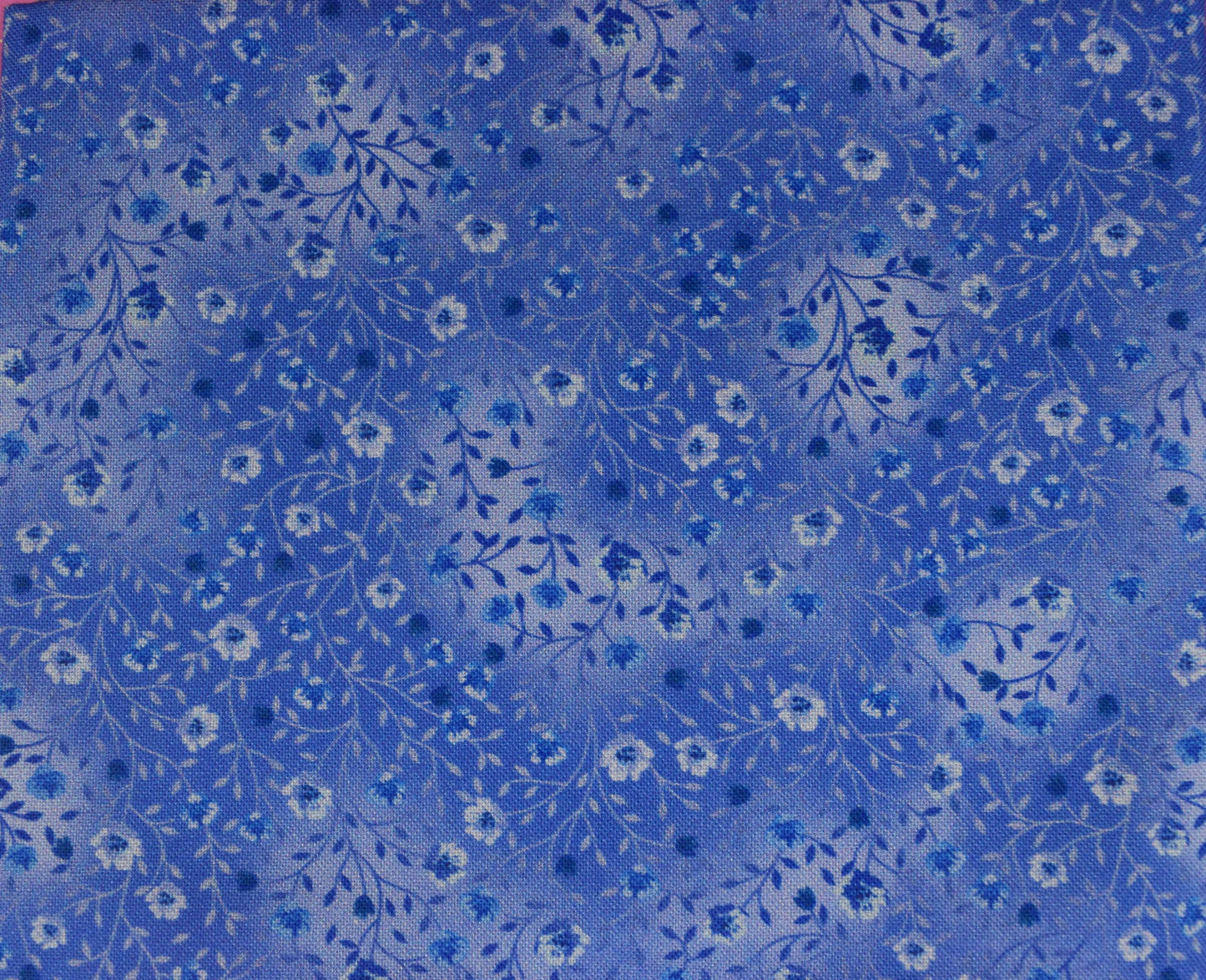 Blue Floral Fat Quarter Bundle – Quilting Cotton Prints in Coordinated Blues