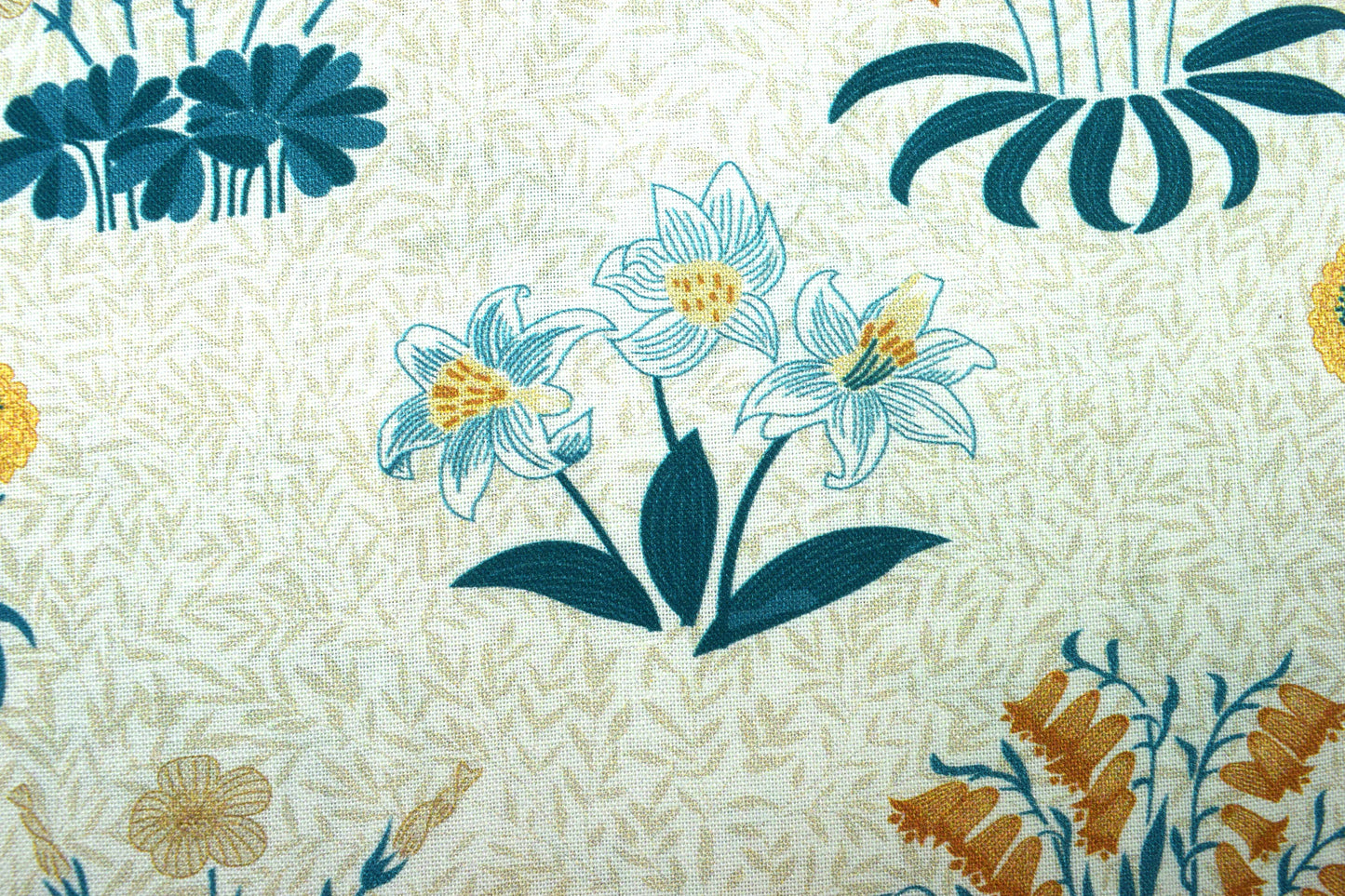 William Morris Lily fabric,  Cotton Quilting fabric, Kelmscott Garden -  Price by the Half Metre