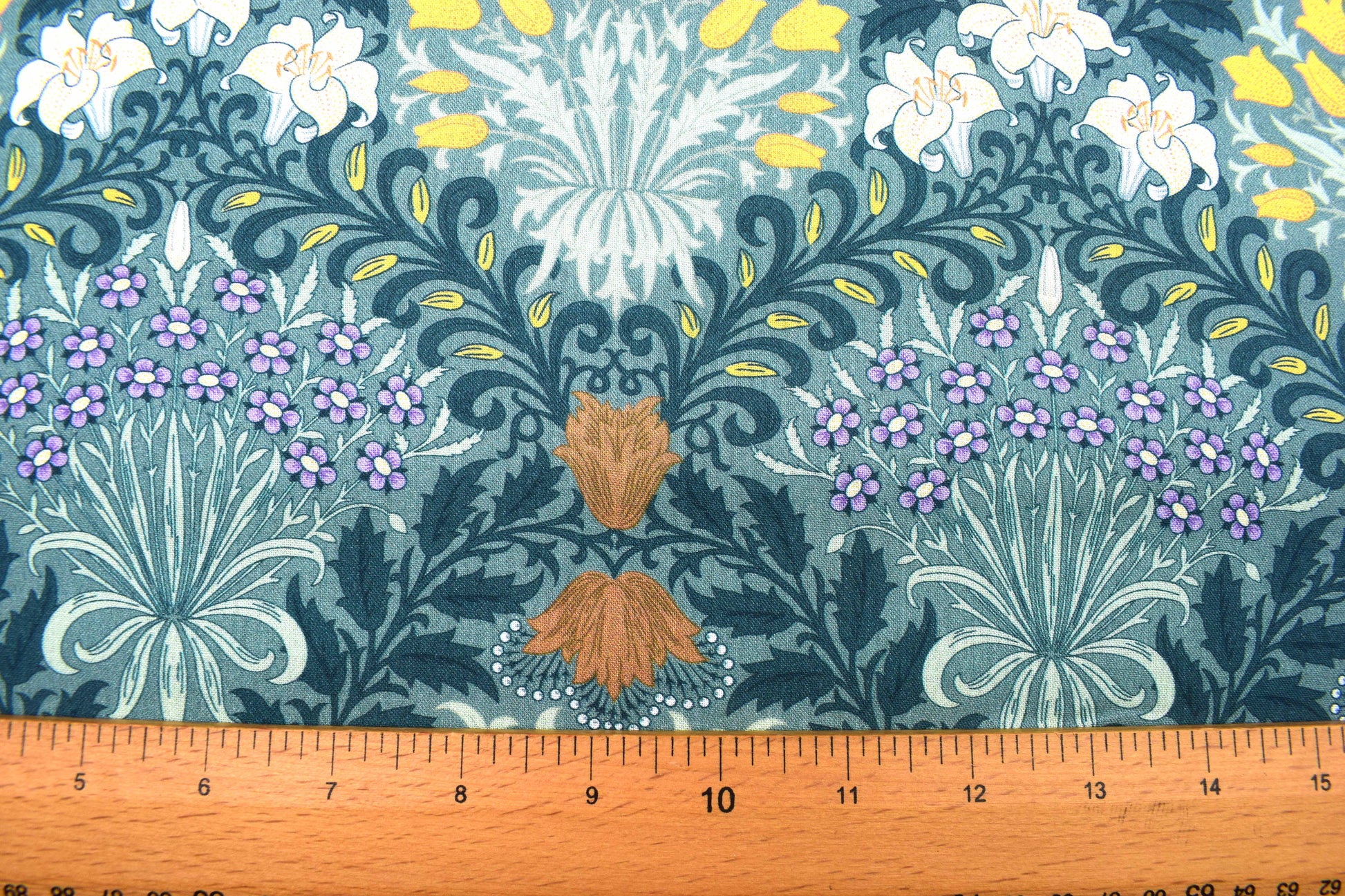 William Morris Garden fabric,  Cotton Quilting fabric, Kelmscott Garden -  Price by the Half Metre - The Quilt Sanctuary