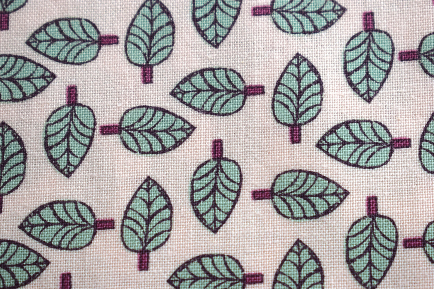 leaf pattern fabric, botanical fabric, Quilting Fabric, makower fabric - Price by the Half Metre The Quilt Sanctuary