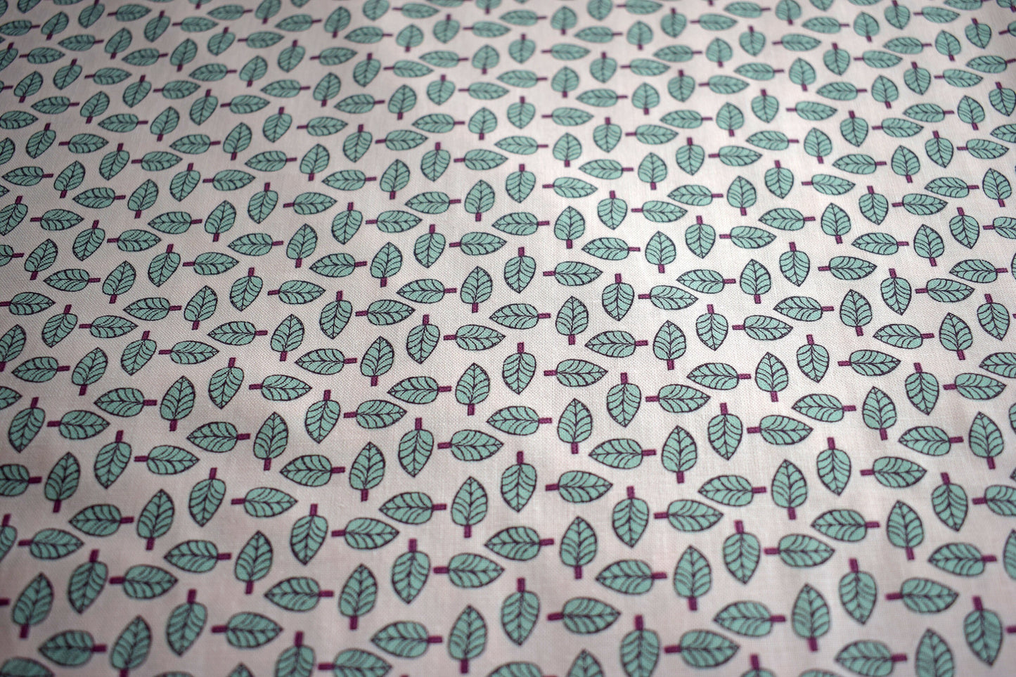 leaf pattern fabric, botanical fabric, Quilting Fabric, makower fabric - Price by the Half Metre The Quilt Sanctuary