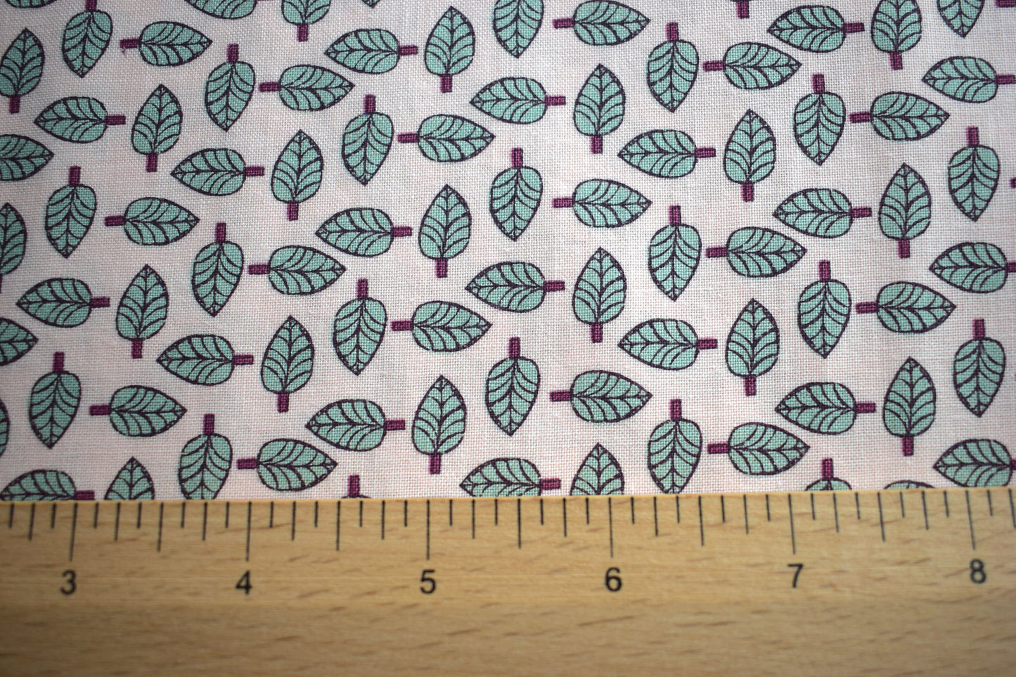 leaf pattern fabric, botanical fabric, Quilting Fabric, makower fabric - Price by the Half Metre The Quilt Sanctuary