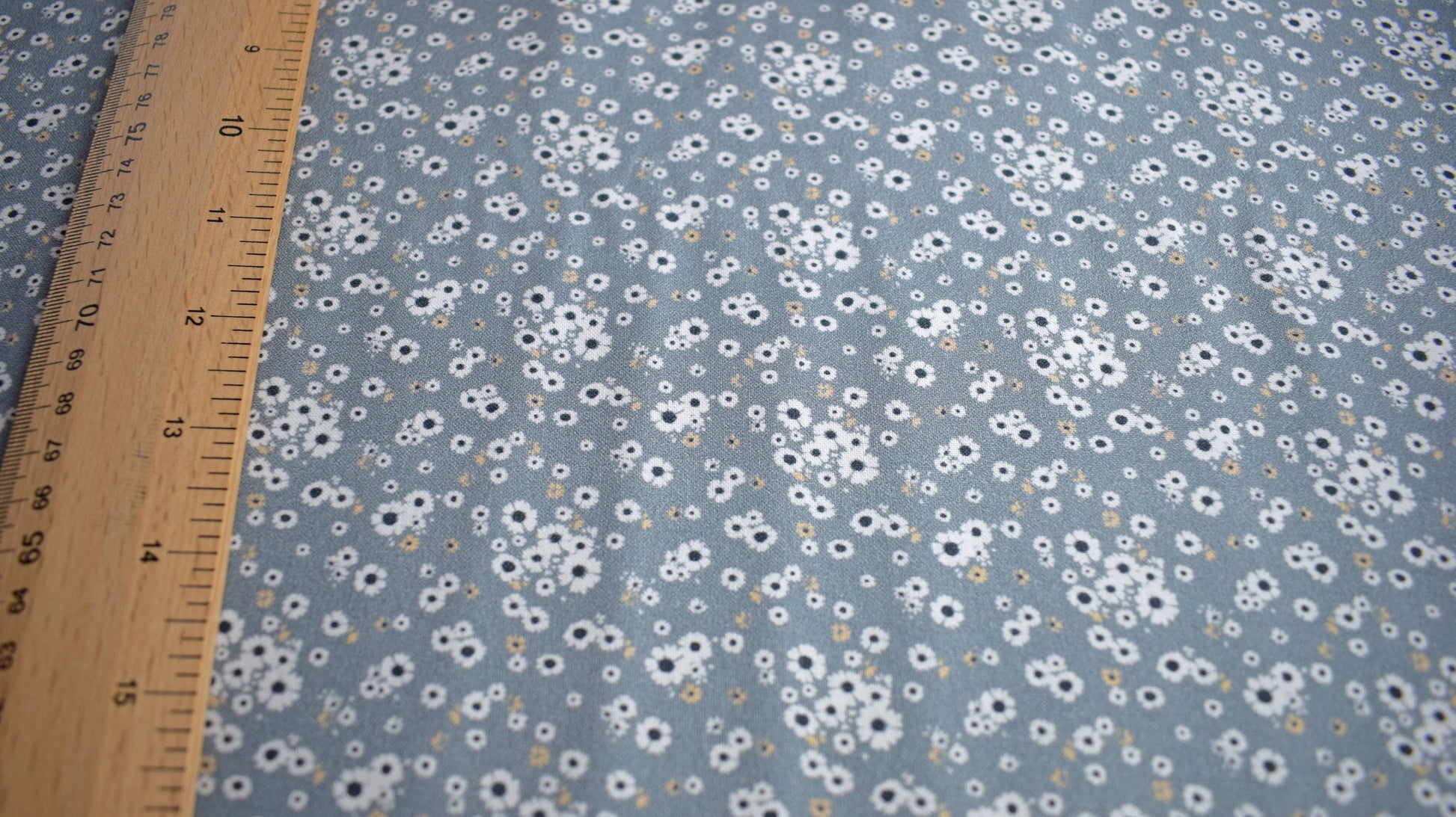Grey floral fabric, flower Quilting fabric, cotton fabric, grey fabric, daisy fabric, Gray quilting fabric Price by the Half Metre The Quilt Sanctuary
