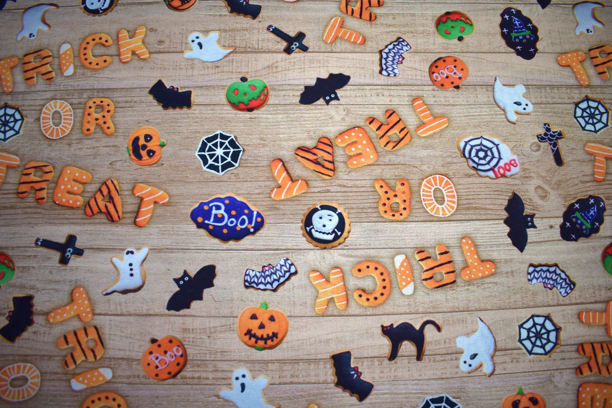 trick or treat fabric, Halloween fabric, spooky fabric, quilting fabric, cotton fabric, Price by the Half Metre The Quilt Sanctuary