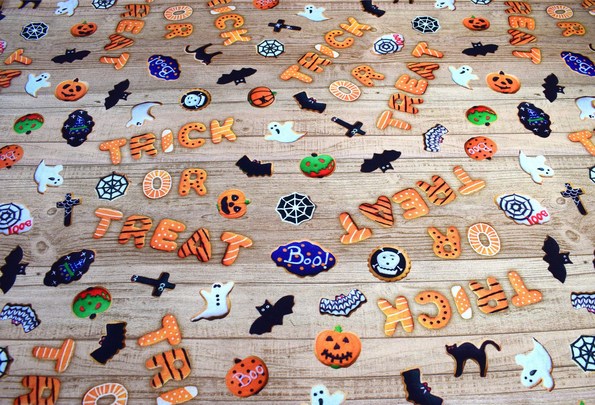 trick or treat fabric, Halloween fabric, spooky fabric, quilting fabric, cotton fabric, Price by the Half Metre The Quilt Sanctuary