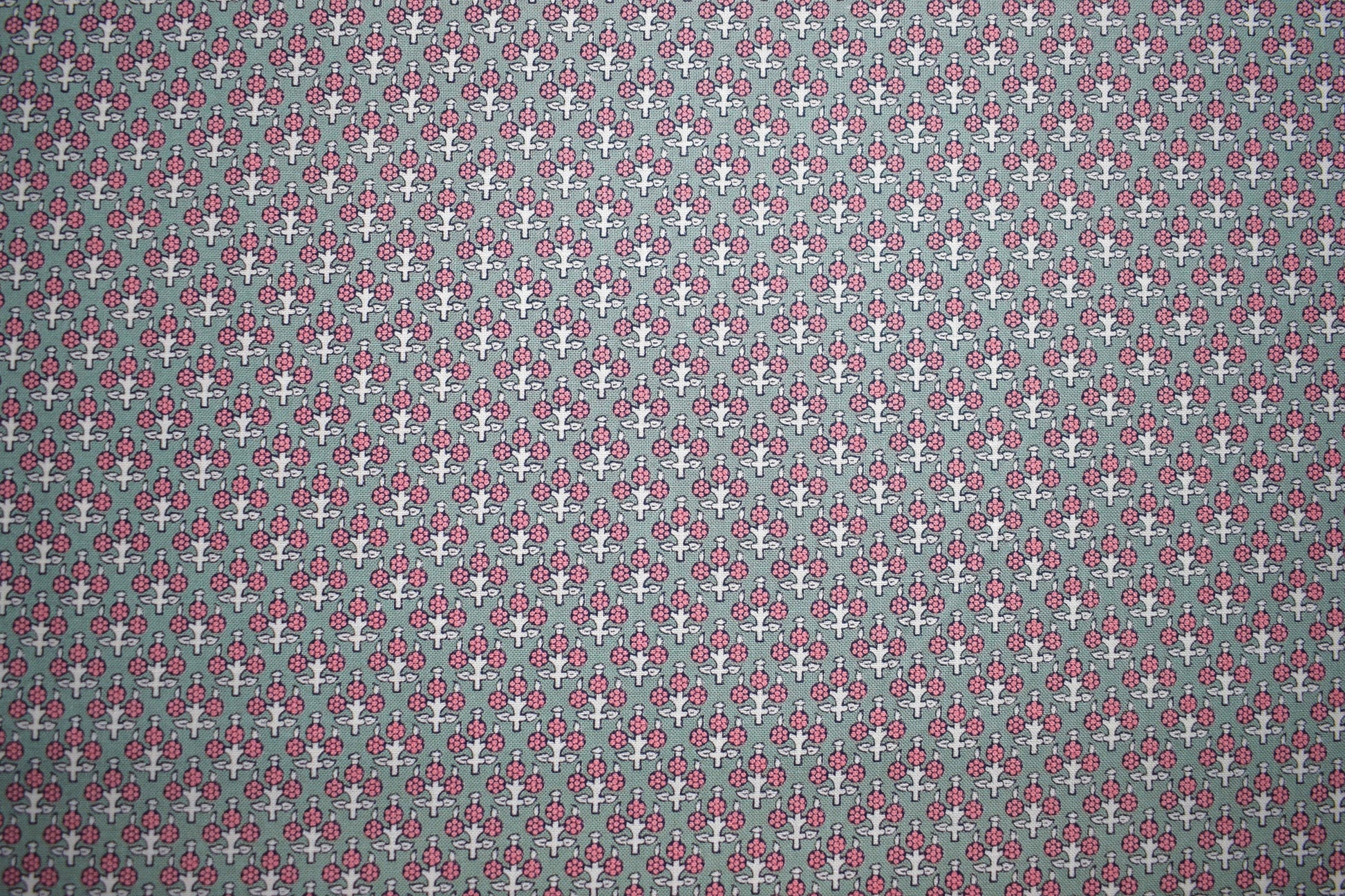 scottish fabric, thistle fabric, Green heraldic fabric ,quilting fabric, cotton fabric, Price by the Half Metre The Quilt Sanctuary