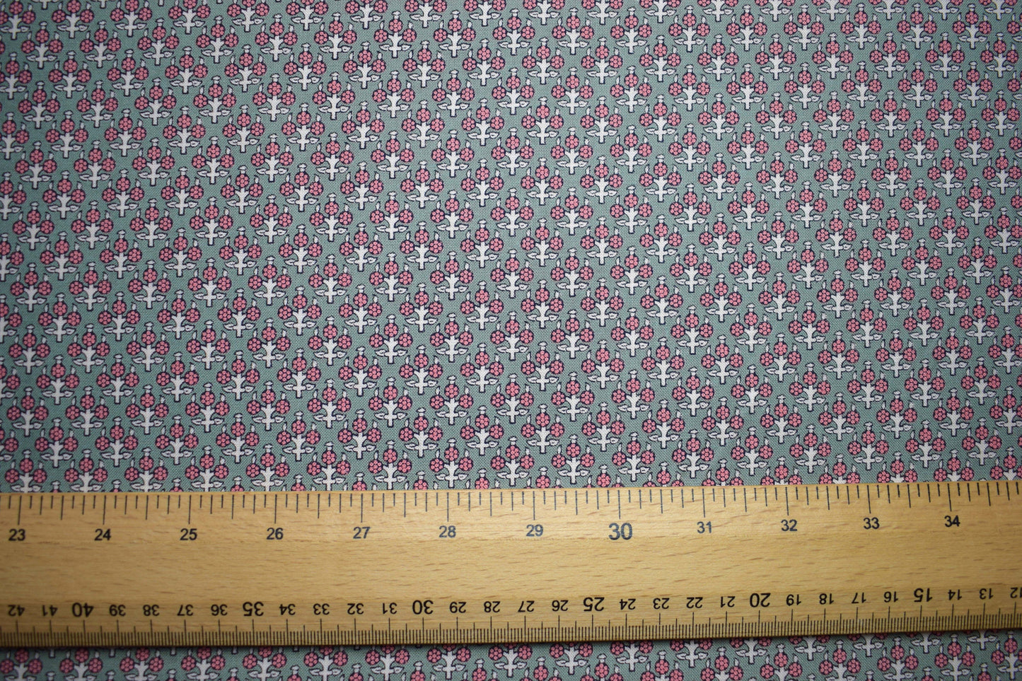 scottish fabric, thistle fabric, Green heraldic fabric ,quilting fabric, cotton fabric, Price by the Half Metre The Quilt Sanctuary
