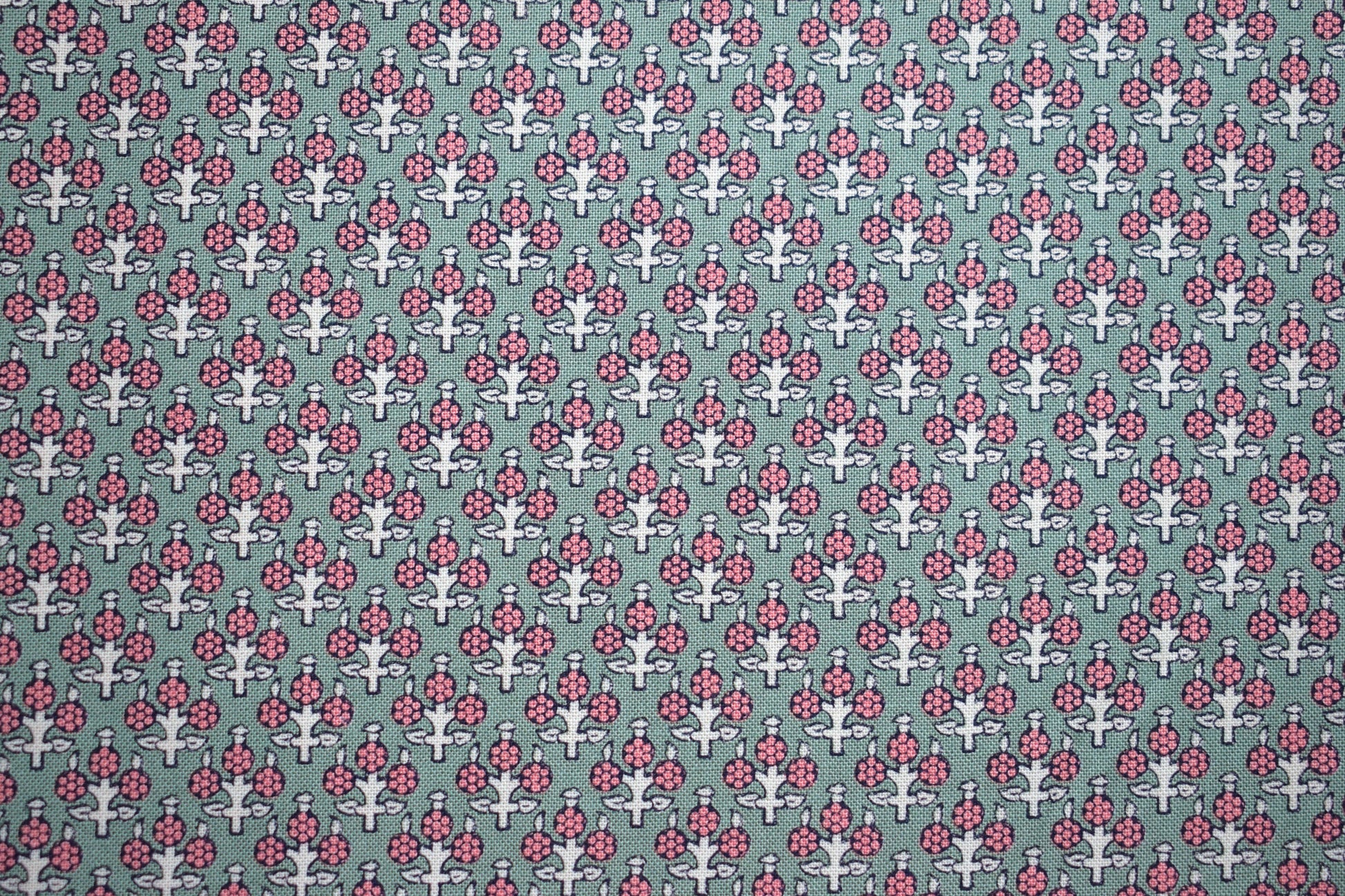 scottish fabric, thistle fabric, Green heraldic fabric ,quilting fabric, cotton fabric, Price by the Half Metre The Quilt Sanctuary