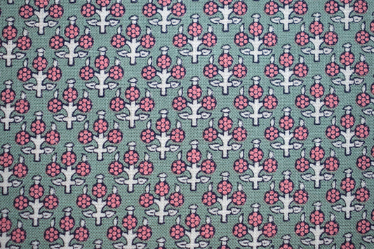 scottish fabric, thistle fabric, Green heraldic fabric ,quilting fabric, cotton fabric, Price by the Half Metre The Quilt Sanctuary