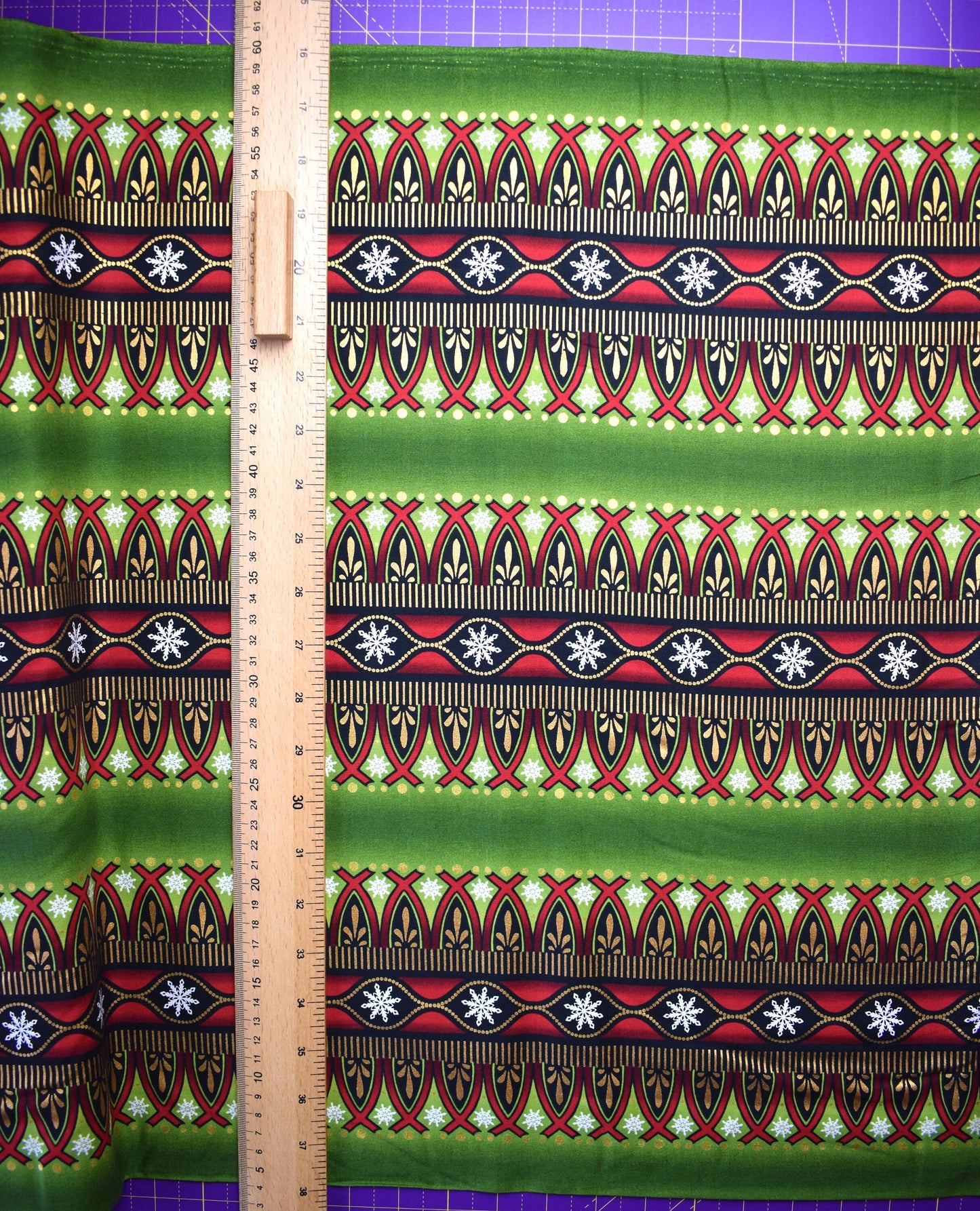 Green border fabric, Celestial Winter Fabric , Quilting fabric, Jason Yenter - Price by the Half Metre The Quilt Sanctuary