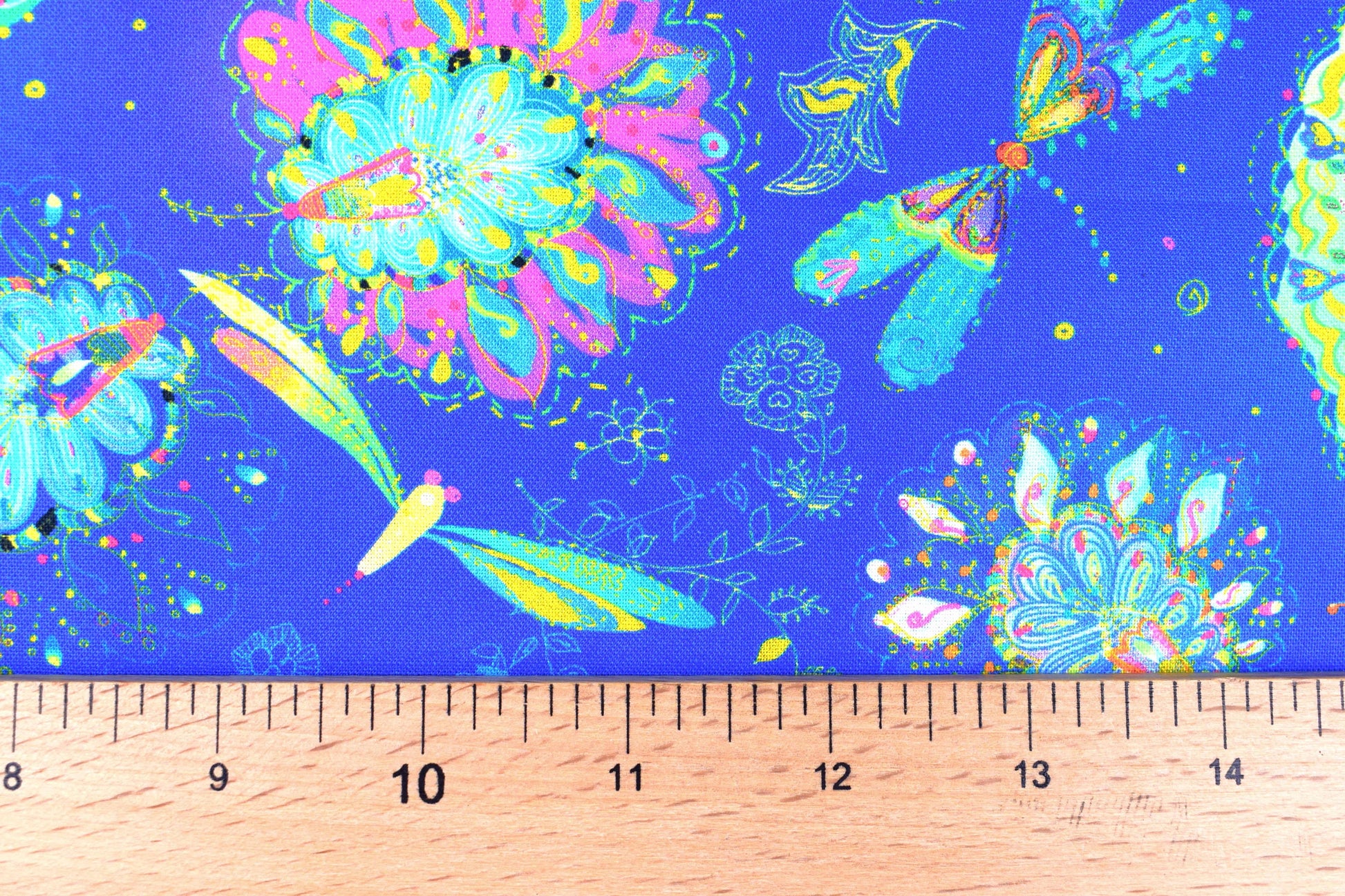 Dragonfly fabric, Quilting fabric, Dragonfly Dance, price by the half metre The Quilt Sanctuary