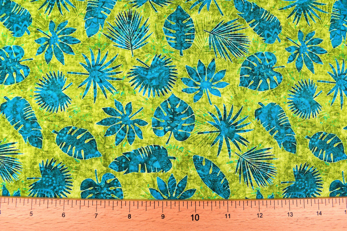 Green tropical foliage fabric, Quilting fabric, cotton fabric, quilting treasures, Serengeti, Price by the Half Metre The Quilt Sanctuary