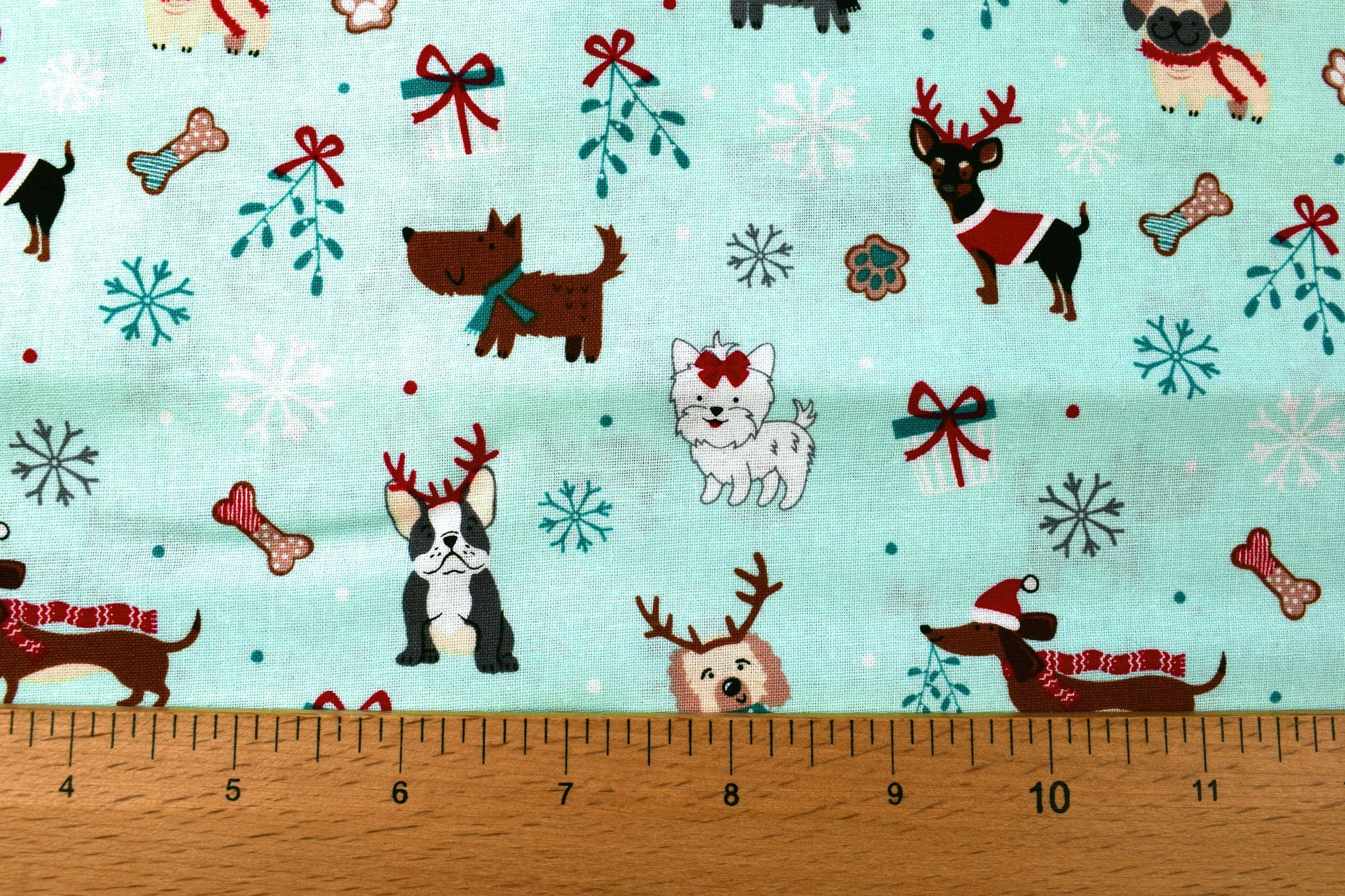 small dog christmas fabric - Price by the Half Metre The Quilt Sanctuary
