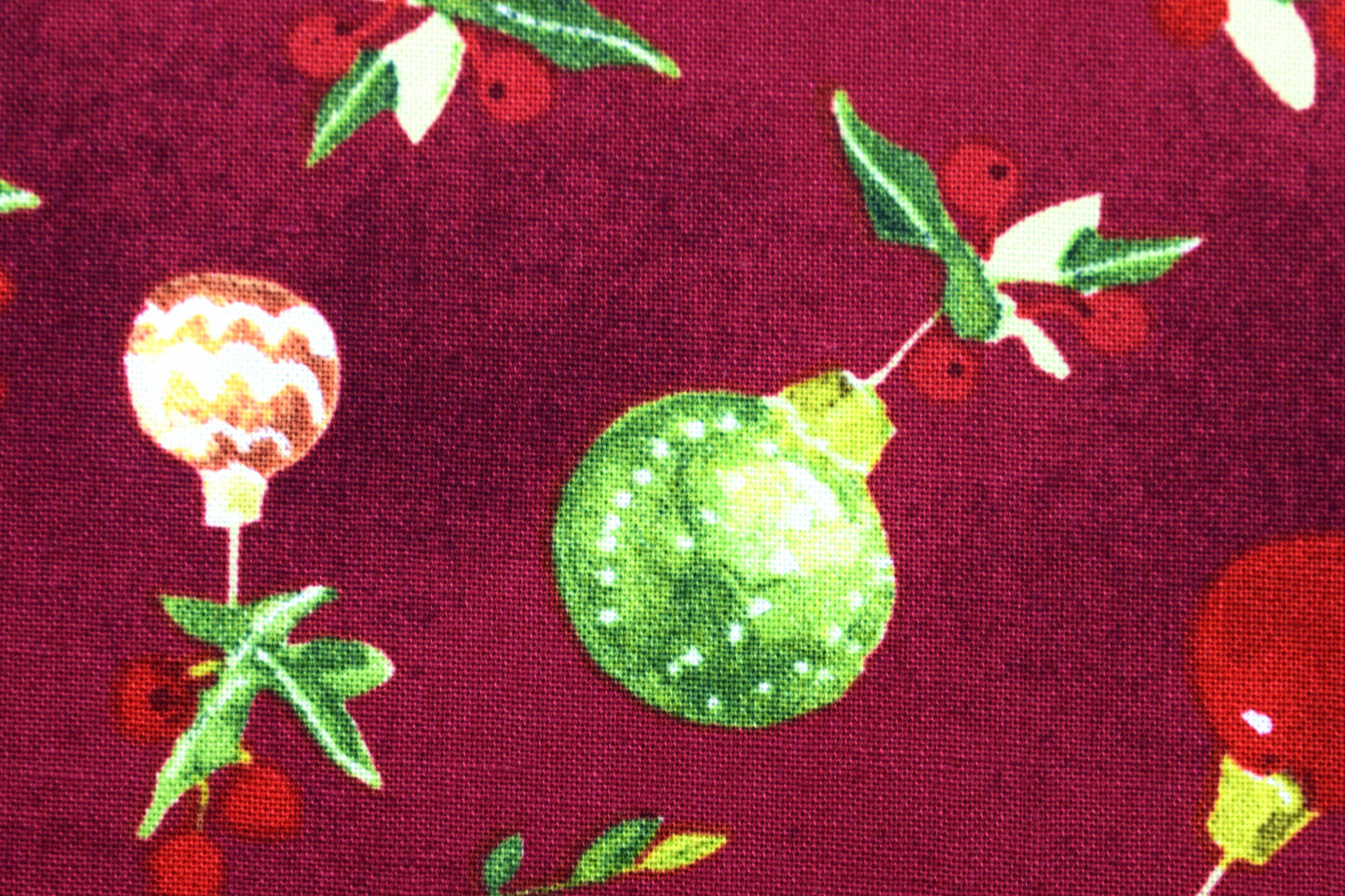 Red Christmas Bauble fabric, Christmas fabric, quilting fabric, O Christmas Tree - Price by the Half Metre The Quilt Sanctuary