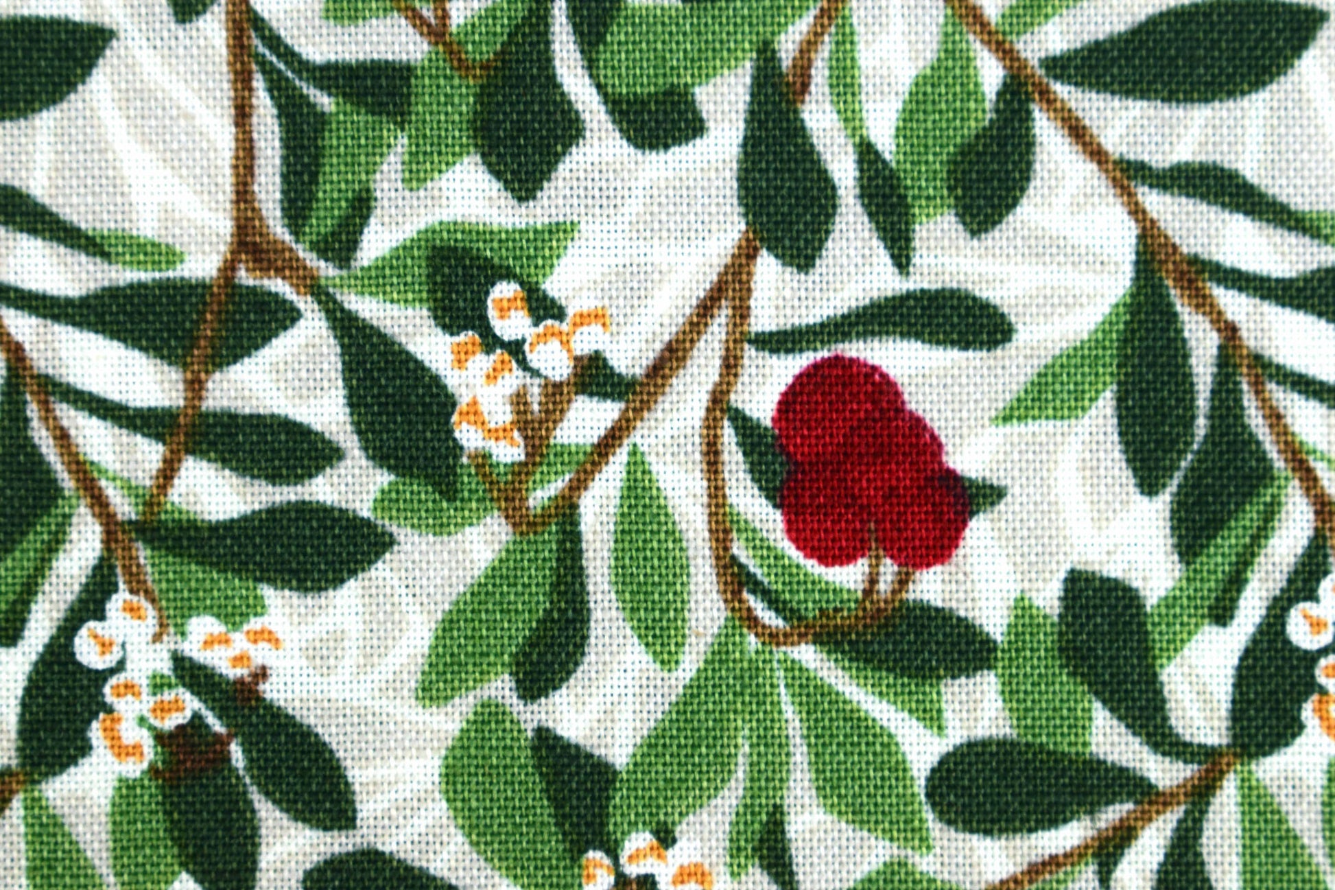 William Morris Arbutus fabric, holly and Berry Quilting fabric, cotton fabric - Price by the Half Metre The Quilt Sanctuary