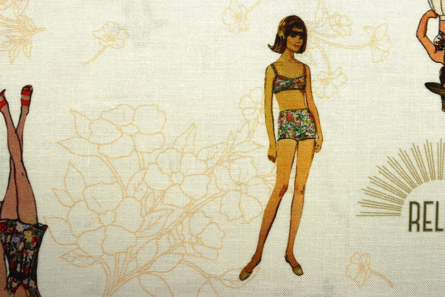 Floral Fabric, Simplicity vintage fabrics, At the beach 1950's fashion, quilting fabric - Price by the Half Metre The Quilt Sanctuary