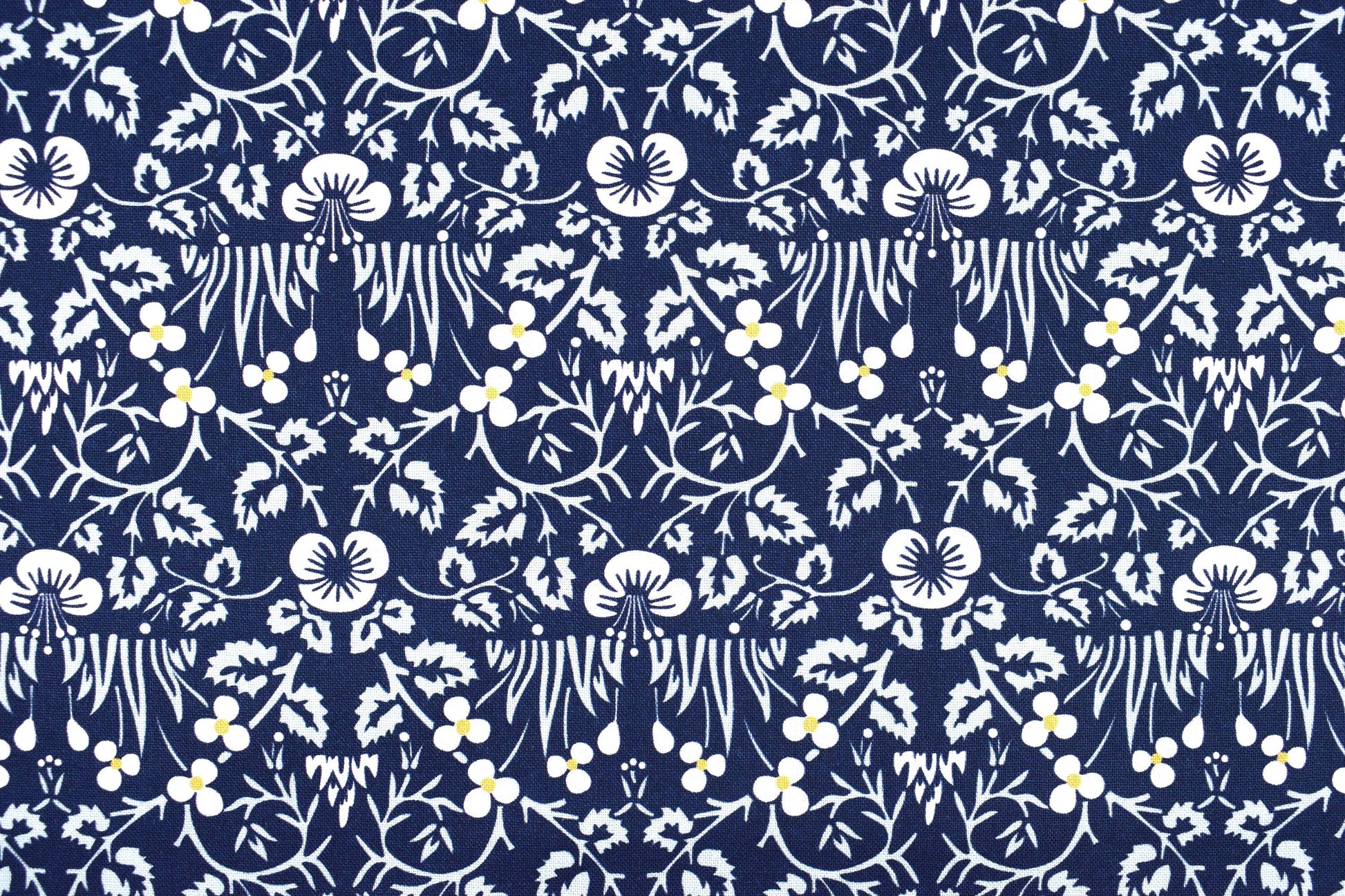 William Morris Eyebright, Natures dream, organic Quilting fabric, floral cotton fabric - Price by the Half Metre The Quilt Sanctuary