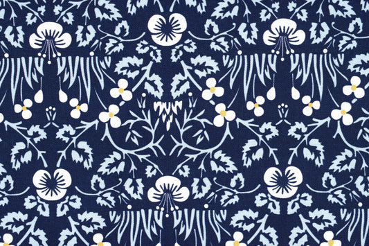 William Morris Eyebright, Natures dream, organic Quilting fabric, floral cotton fabric - Price by the Half Metre The Quilt Sanctuary