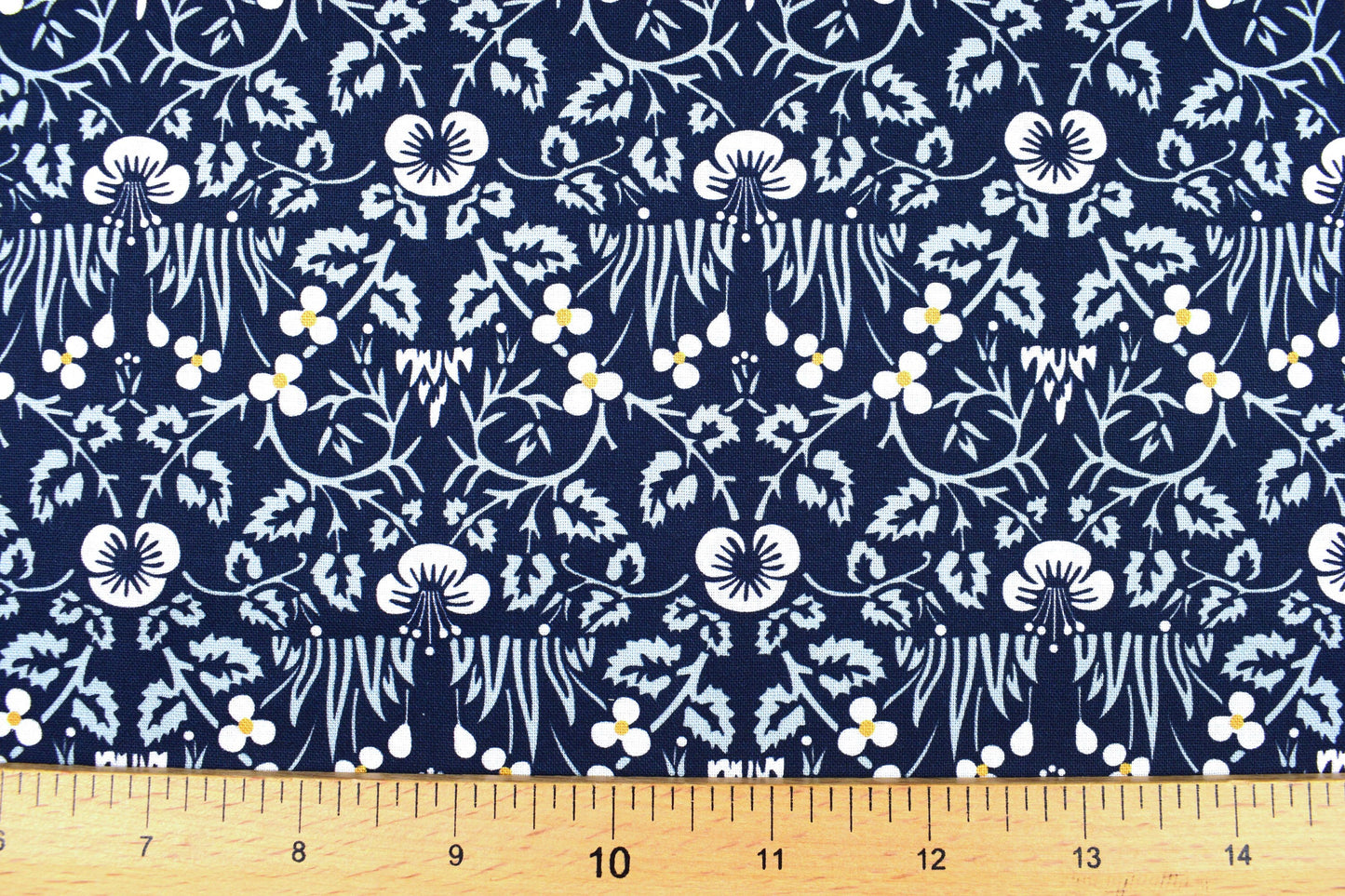 William Morris Eyebright, Natures dream, organic Quilting fabric, floral cotton fabric - Price by the Half Metre The Quilt Sanctuary
