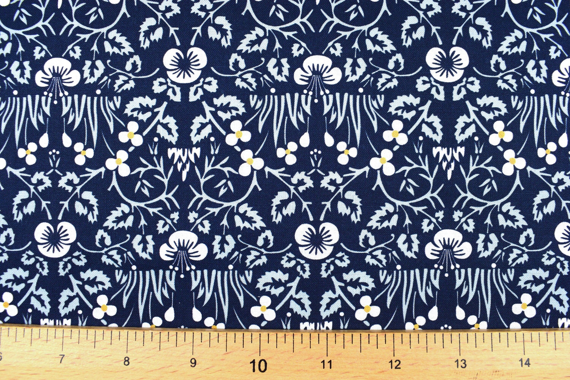 William Morris Eyebright, Natures dream, organic Quilting fabric, floral cotton fabric - Price by the Half Metre The Quilt Sanctuary